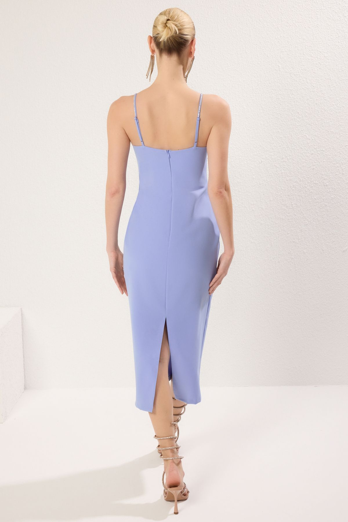 Trendyol Collection-Ανοιχτό μπλε πέτρινο τύπωμα με λαιμόκοψη με λεπτομέρεια υφαντό Midi Chic φόρεμα TPRSS25EL00214 5