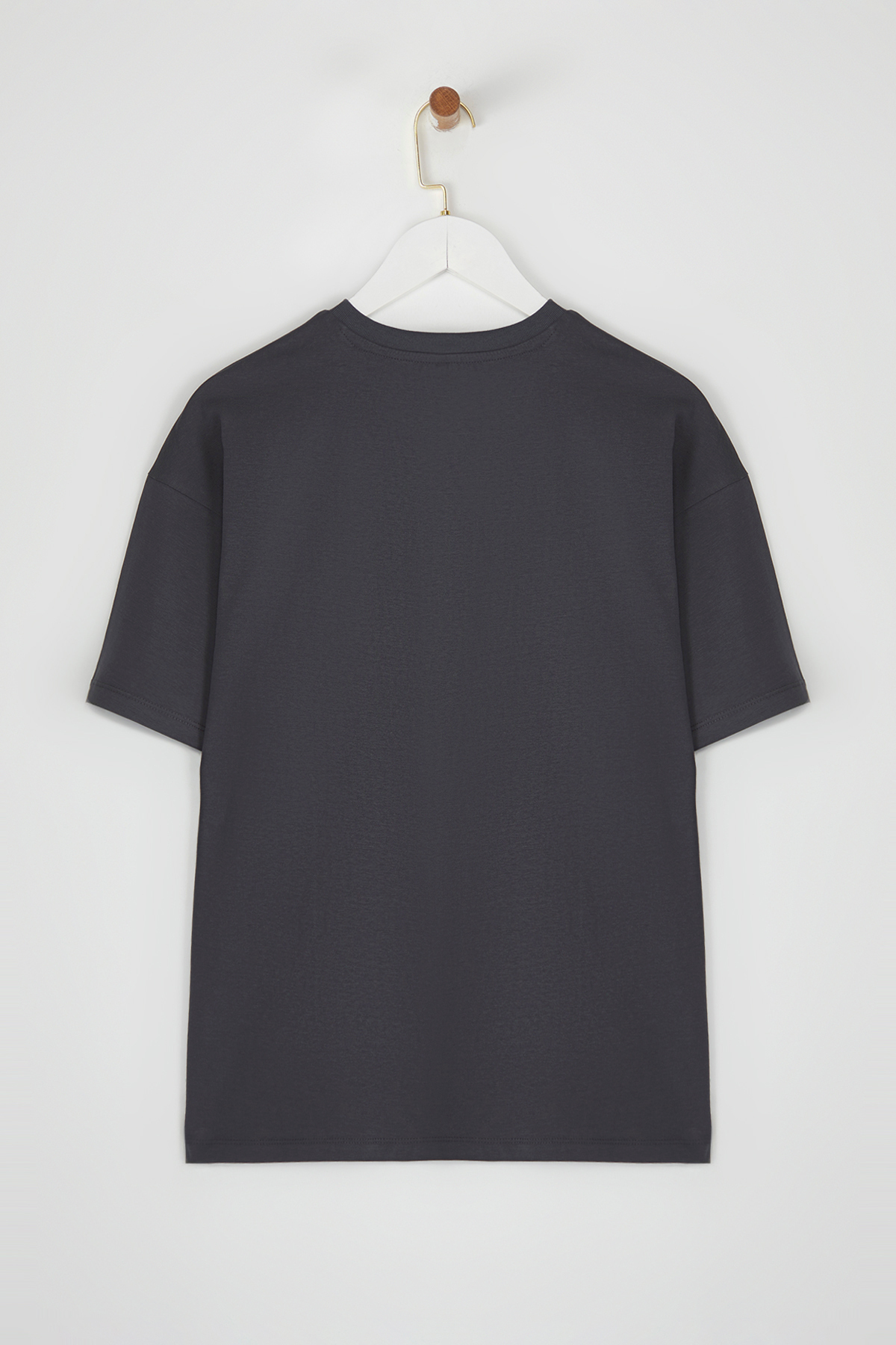 Trendyolmilla  Antrasit %100 Pamuk Oversize/Geniş Kalıp Baskılı Örme T-Shirt TWOSS25TS00075 - Görsel 6
