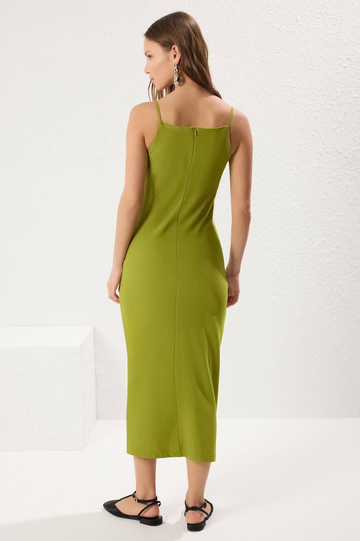 Trendyol Collection-Λιπαρό πράσινο τετράγωνο γιακά Bodycone/Σώμα εφαρμοστό Midi πλεκτό φόρεμα TWOSS25EL00082 5