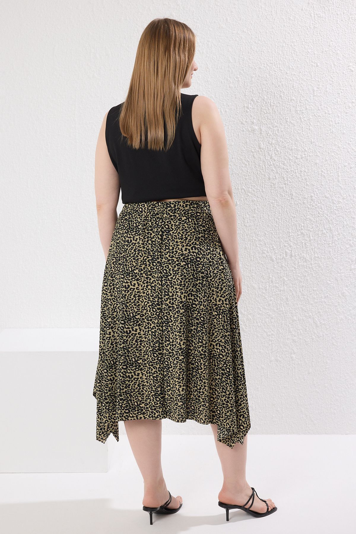 Trendyol Curve-Plus Size Asymmetrical Khaki Leopard Print Knitted Skirt - Tbbss22Et0253 5