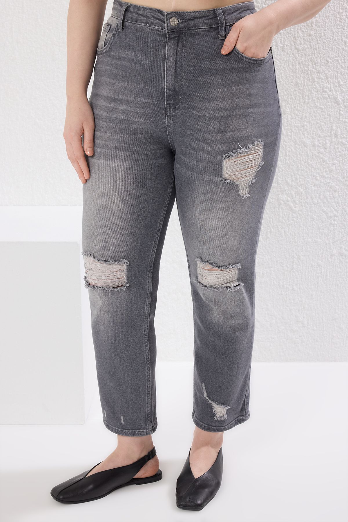 complete the look image