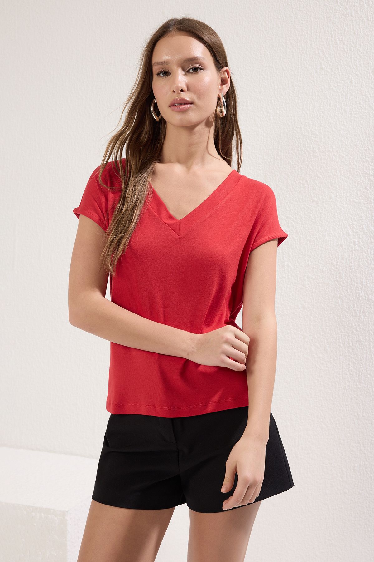 Trendyol Collection-Червена еластична вискозна блуза - Лунен ръкав с V-образно деколте, вталена Twoss24Bz00433 2