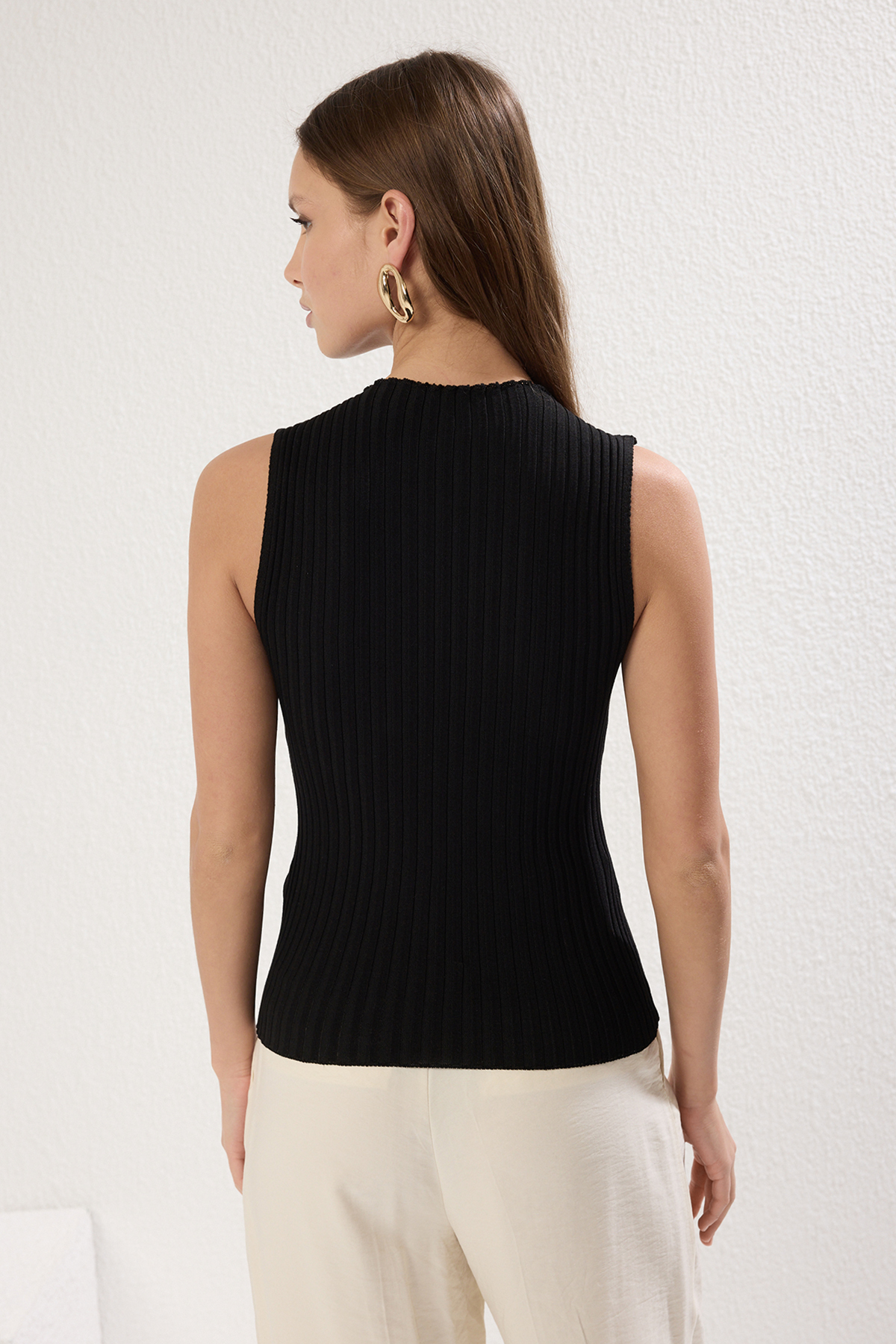 Trendyolmilla  Siyah Dik Yaka Transparan Detaylı İnce Triko Bluz TWOSS25BZ00325 - Görsel 6