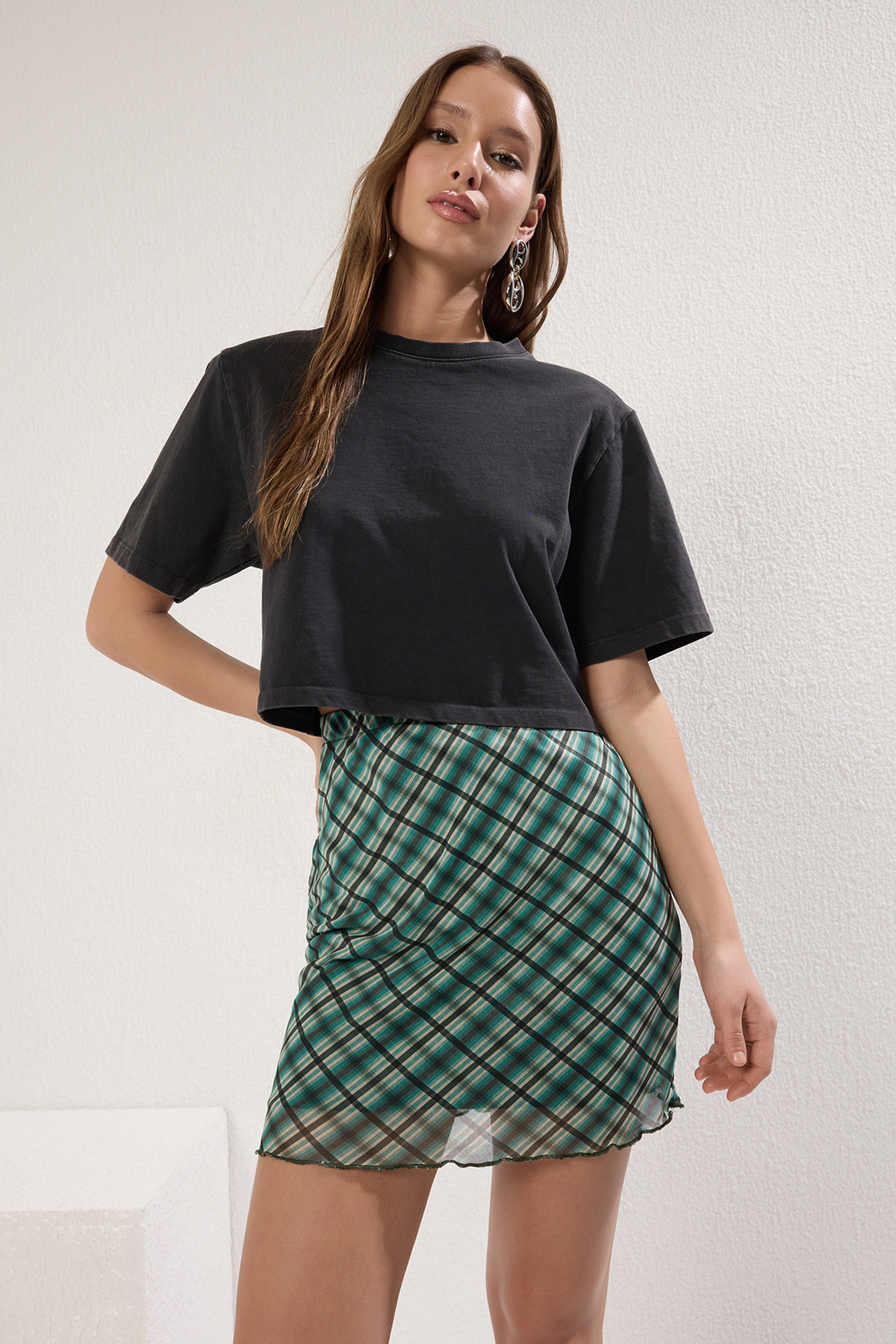 Trendyol Collection-Тъмнозелена мини плетена пола с щампа от тюл и висока талия Twoss23Et00050 2