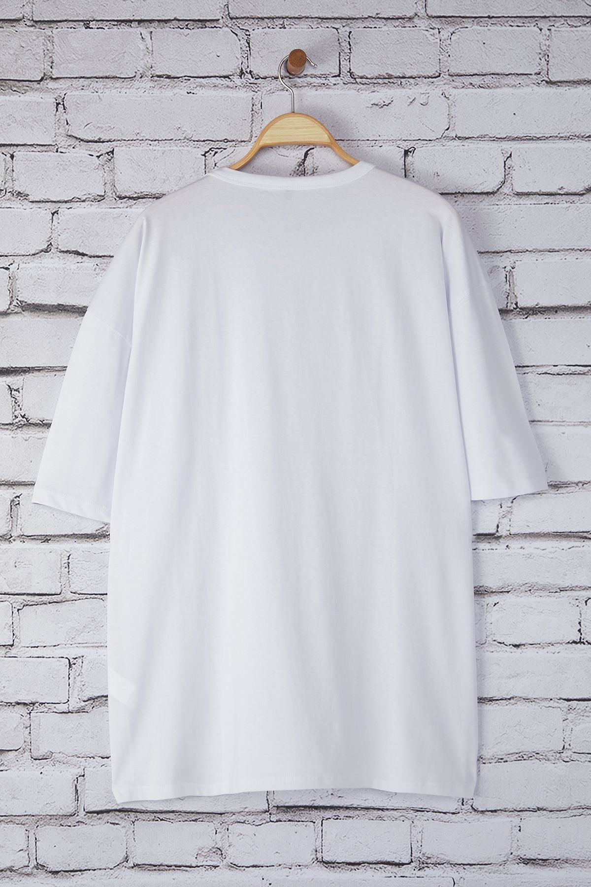 Trendyol Collection-White Plus Size Oversize/Wide Fit 100% Cotton Label T-Shirt Tmnss25Bf00036 4