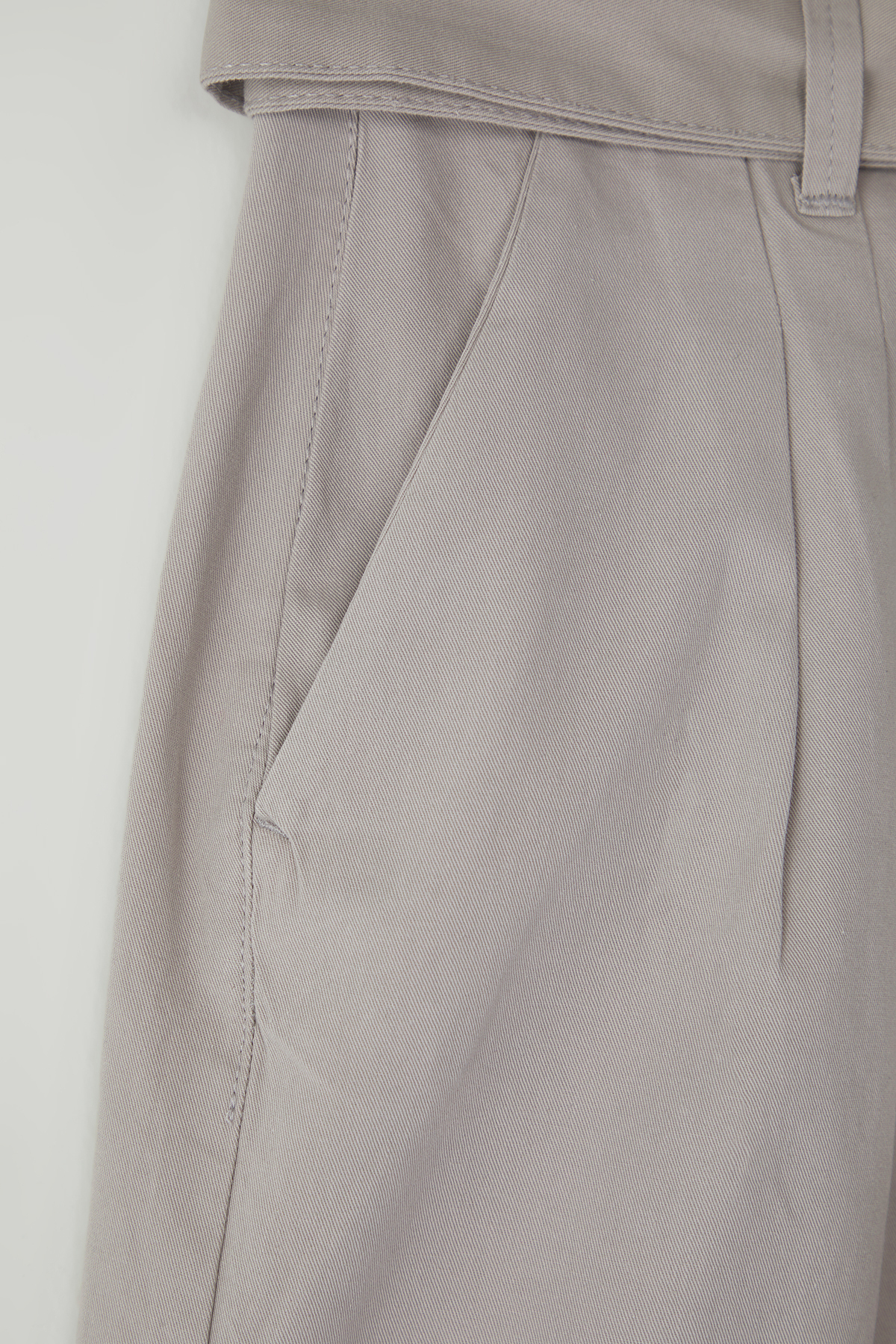 Trendyolmilla  Erkek Taş Oversize Fit Gabardin Kemer Detaylı Şort & Bermuda TMNSS25SR00025 - Görsel 5