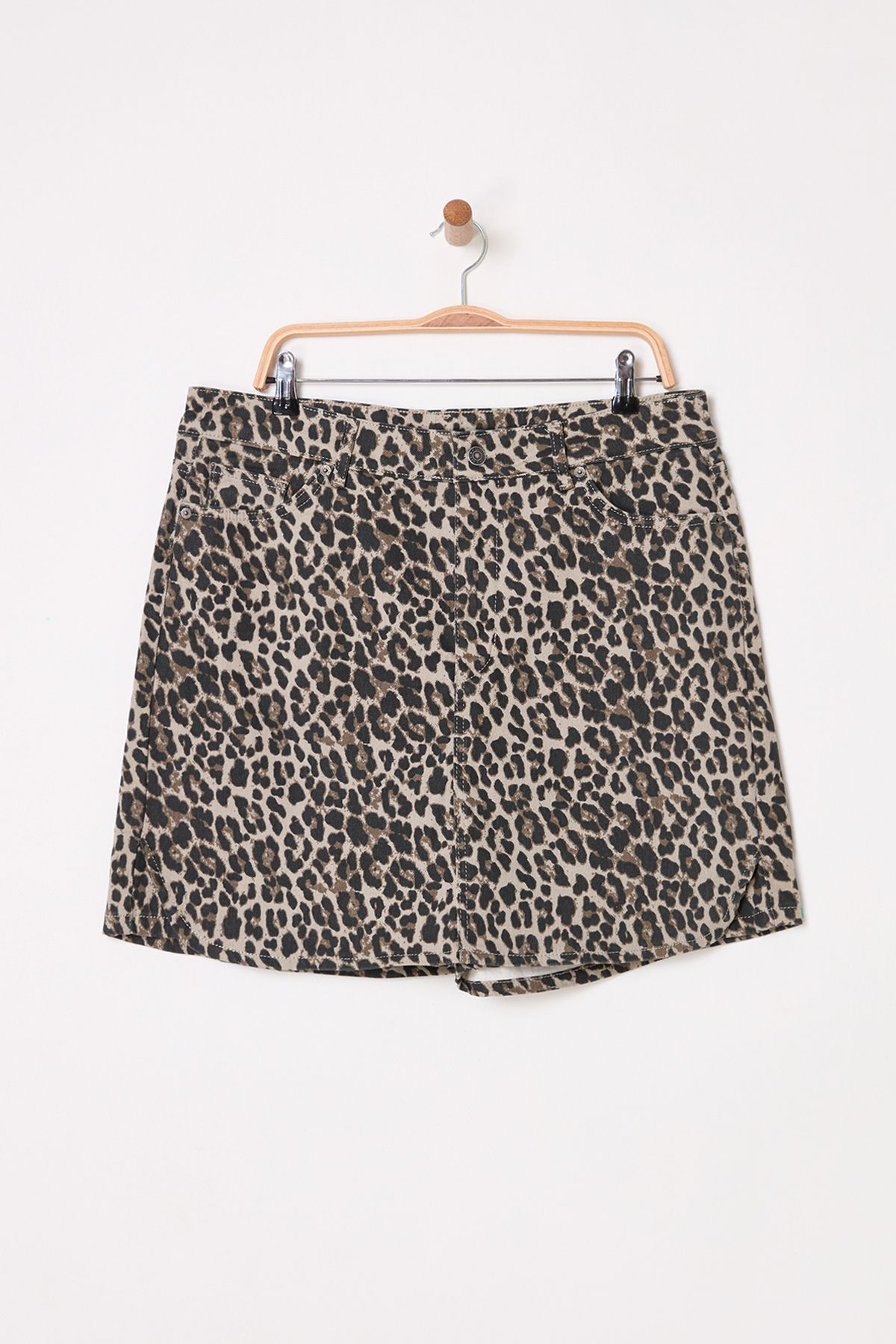 Trendyol Curve Pantaloni Scurți Din Denim Cu Model De Animale Gri Erek Femeie - 42