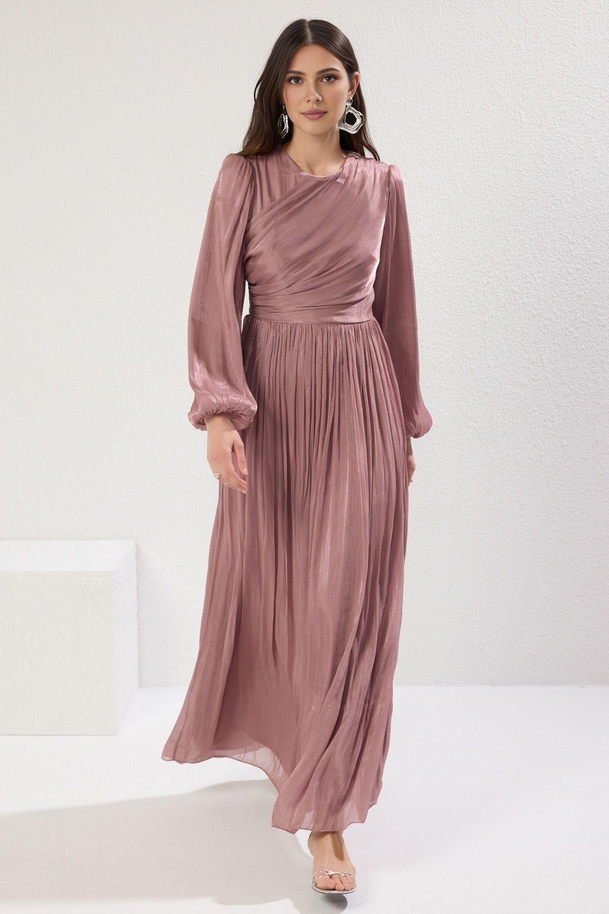 Trendyol Modest-Βραδινό φόρεμα σιφόν Lurex με λεπτομέρεια φύλλου με επένδυση πούδρας TCTAW25DB00012 1