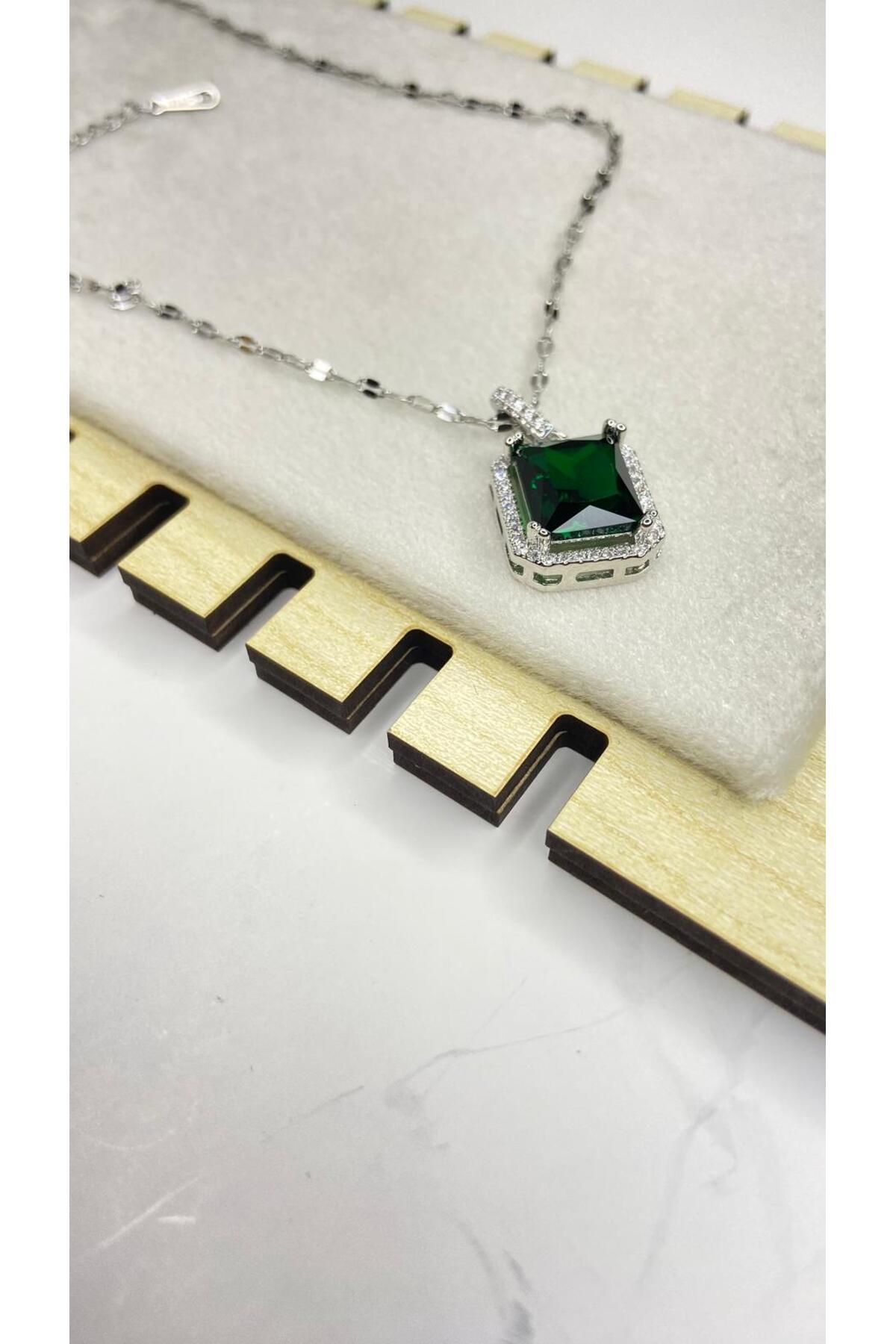 MEHA-Emerald Stone Model Steel Necklace 4