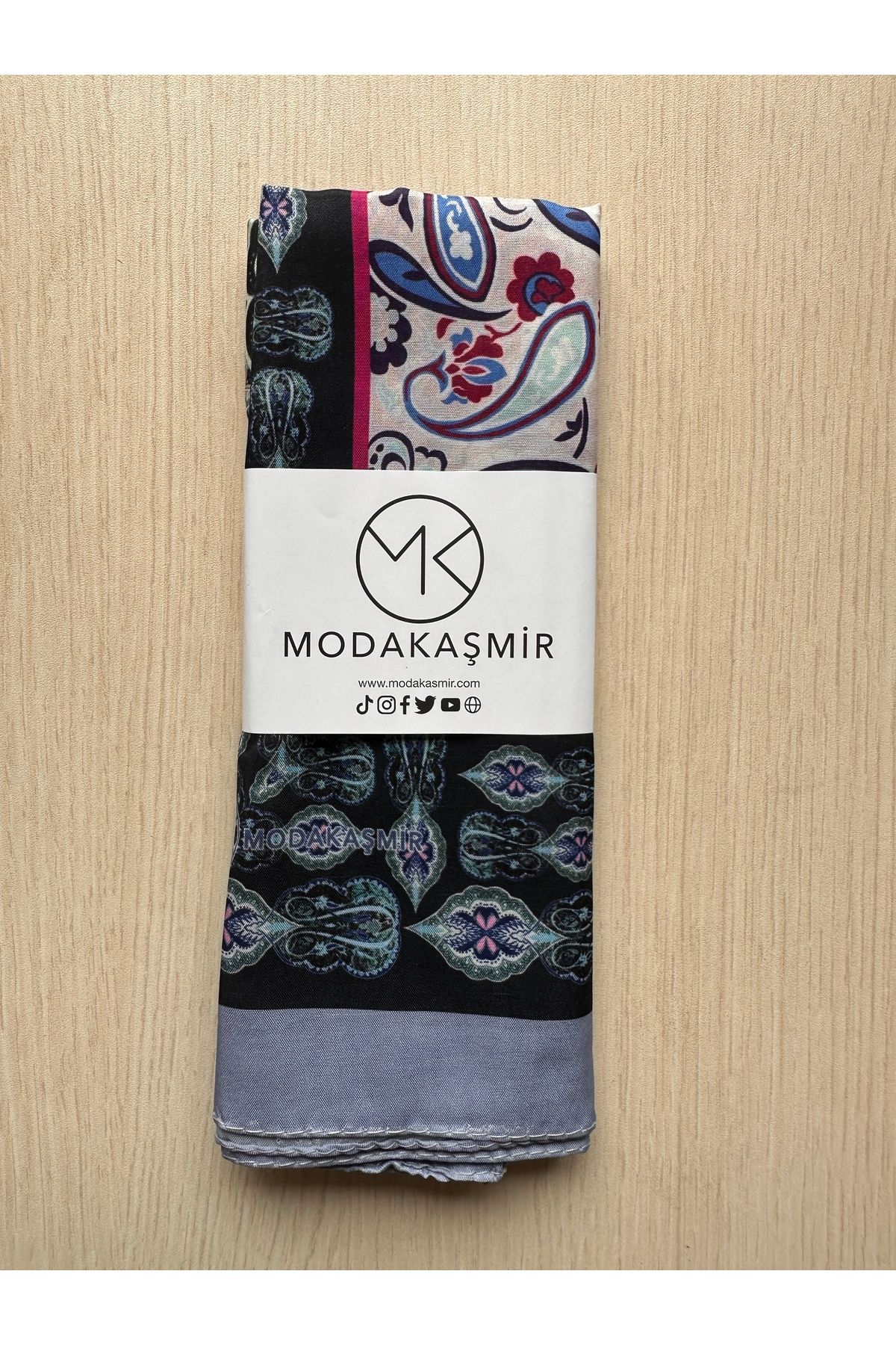 Modakaşmir-Silky Soft Ethnic Cotton Shawl with Border 1