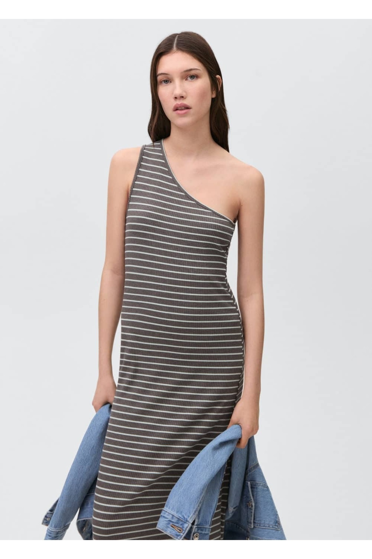 Uzun asimetrik elbise