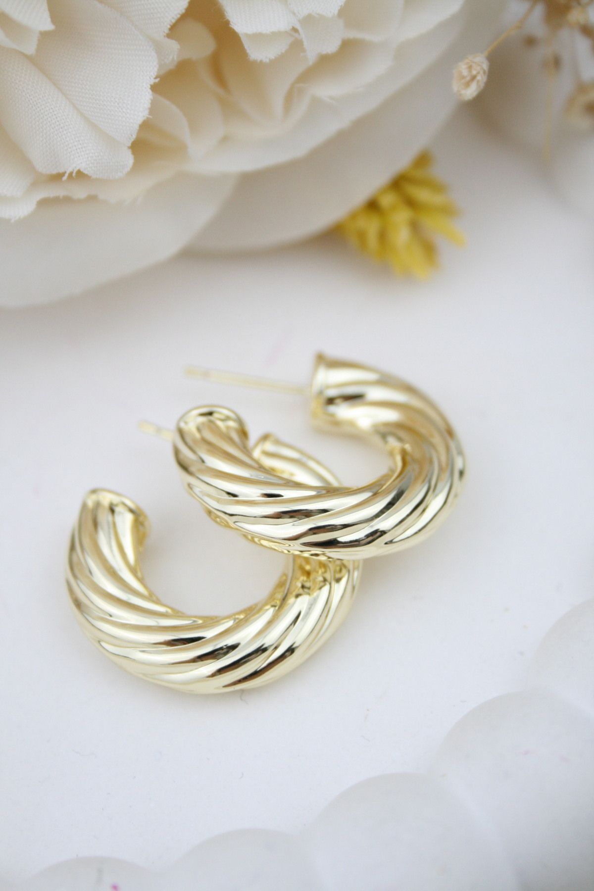 PARLA JEWELLRY-Xuping Fine Twist Model Hoop Earrings 5