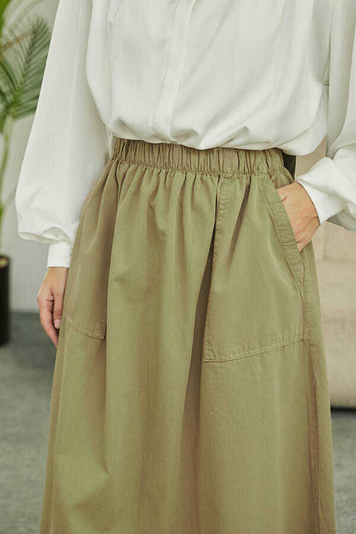 Neways-2281-Piece Painted Elastic Skirt Khaki 5