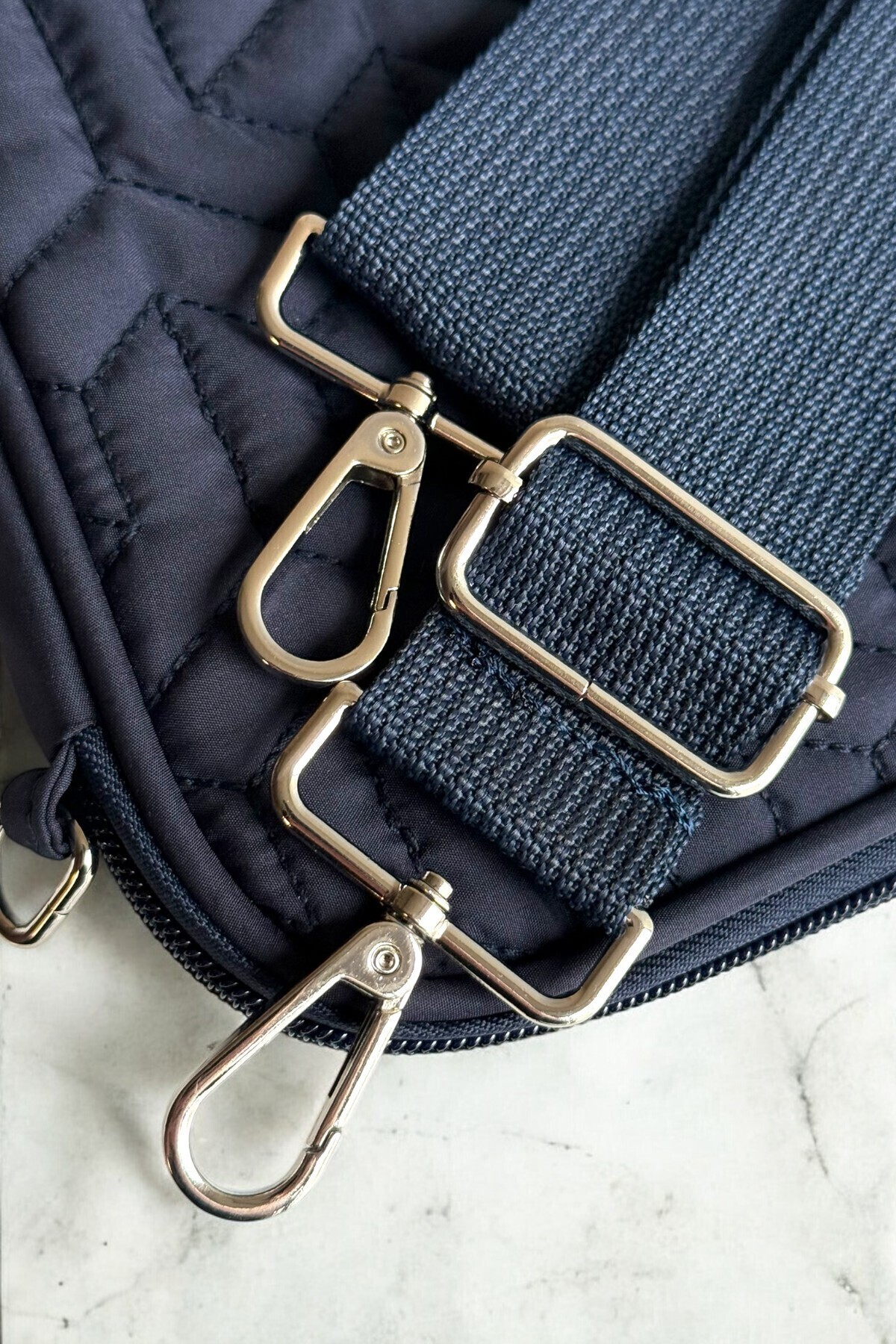 Aggu Bebe-MacBook Air Pro 15" and 16" Quilted Computer Case with Strap - Navy 6