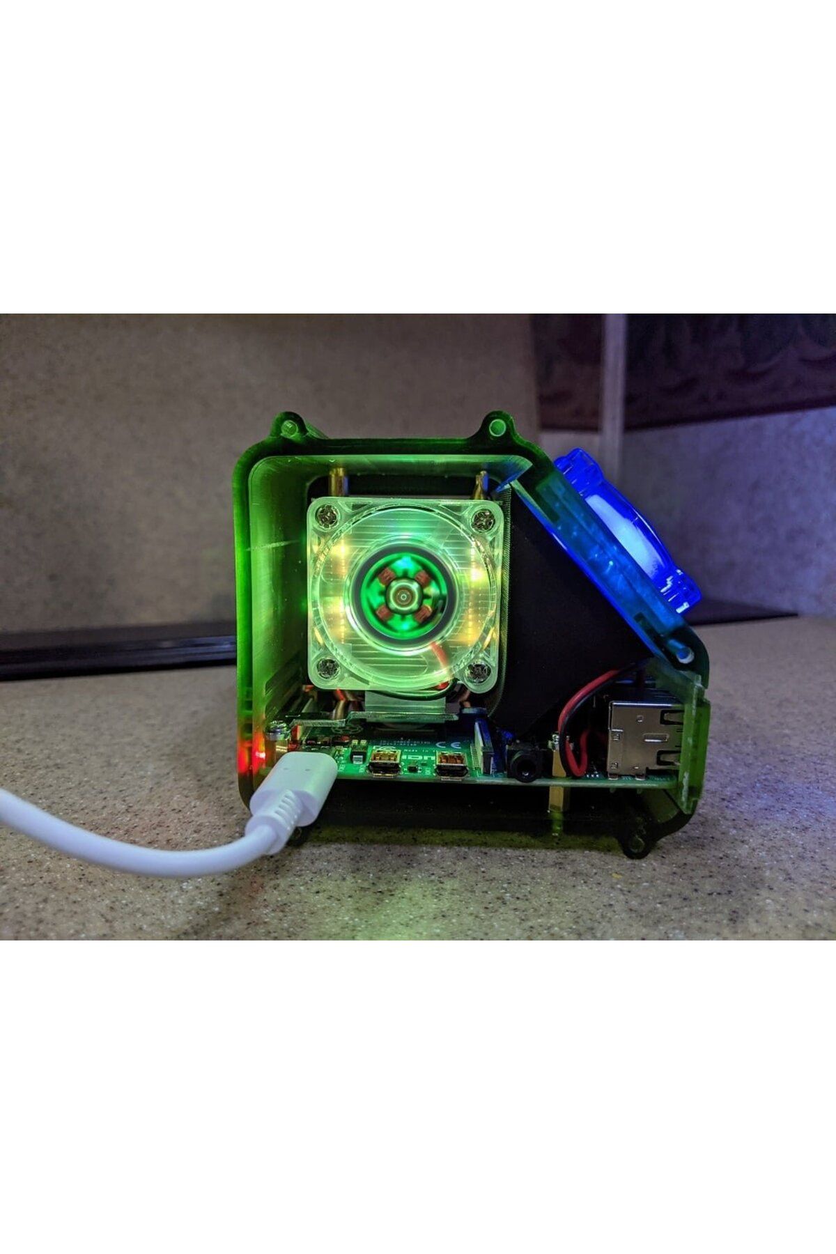 Lucest Yine Bir Raspberry Pi 4 Vakası - Boş yere bir FTIJPI aşk mektubu. T4923716