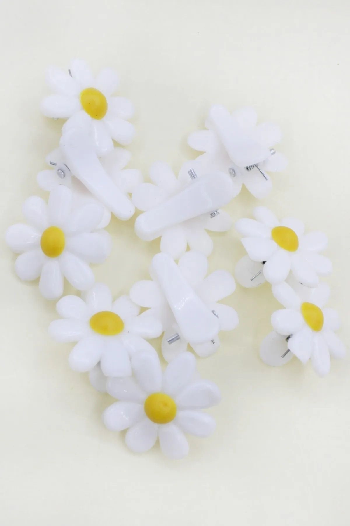 w white stars sports & wear-Set of 12 Daisy Buckles 2