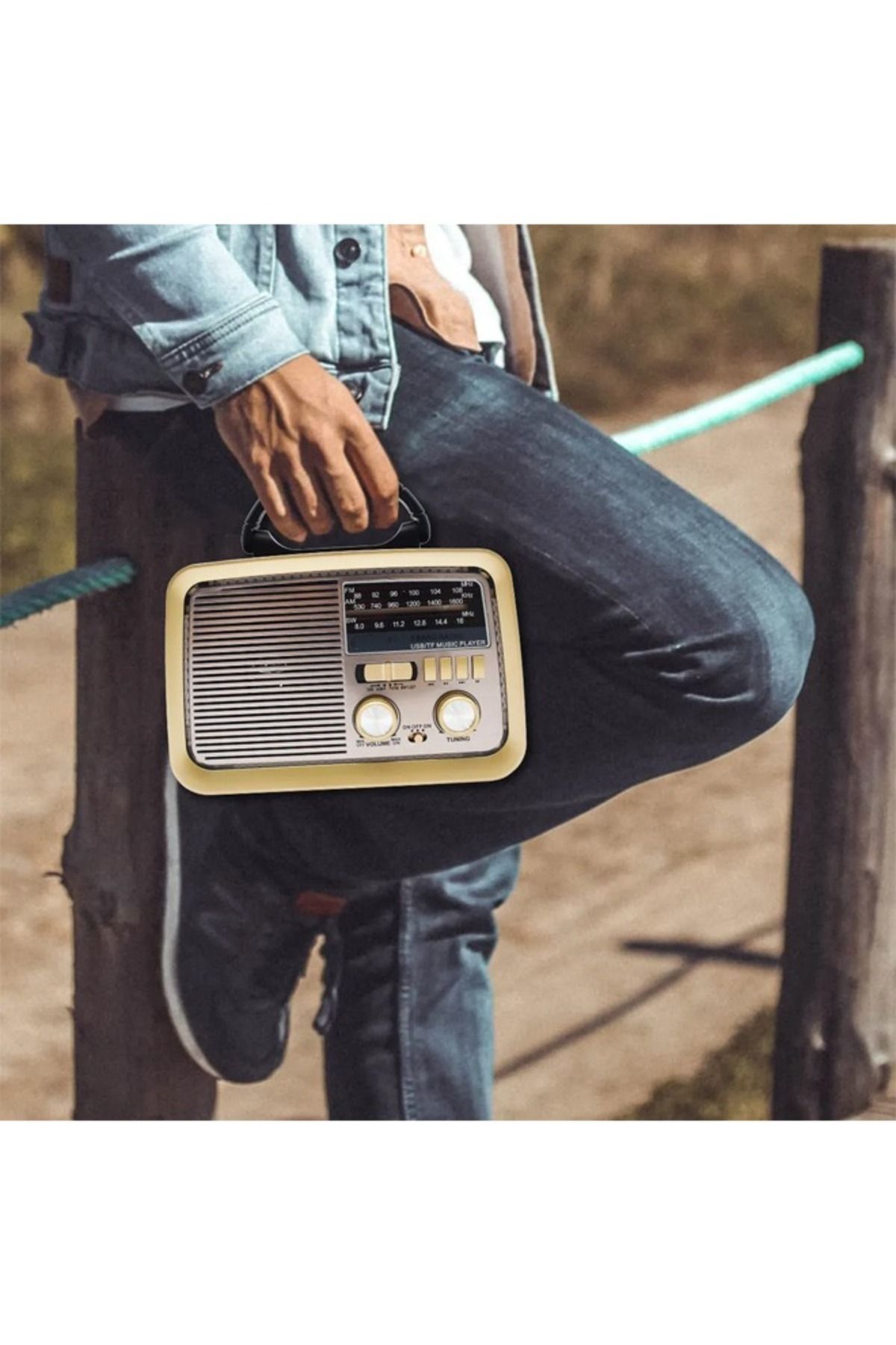 TOSCANA U-A portable radio that works with Bluetooth technology  and contains a flashlight 6