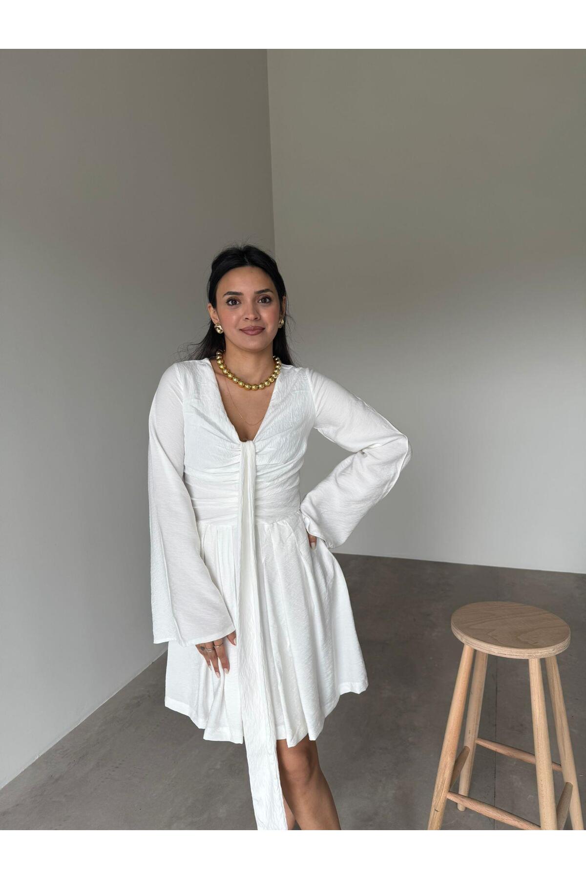 Bade Butik Ekru Yaka Detaylı Elbise
