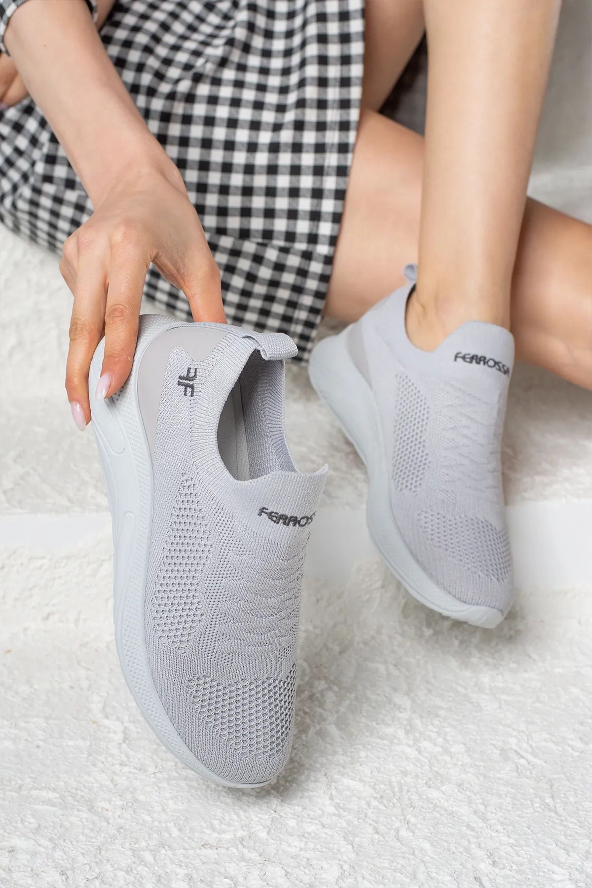 Zerenyus-Slip-on Laceless Knitwear Unisex Sports Shoes Ice 1