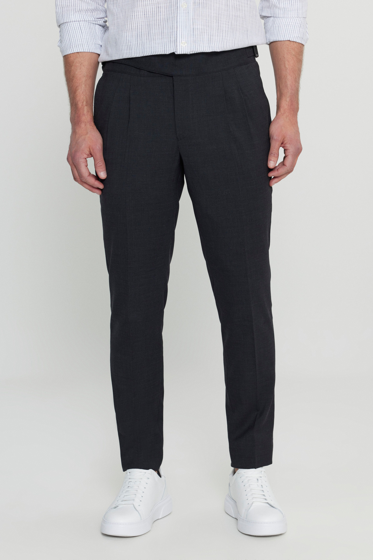 آلتین ییدلیز کلاسیکس شلوار مردانه خاکستری اسلیم فیت، برش باریک، کمر کشی و جیب‌های کناری برای راحتی بیشتر