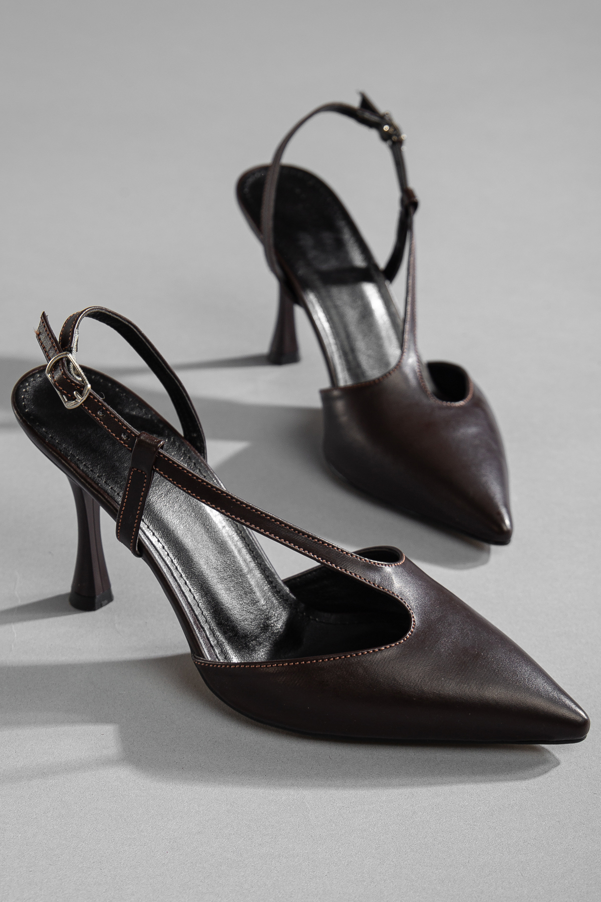 camaiore  Kadın Acı Kahve Renk Deri Klasik Topuklu Ayakkabı Sivri Burun - Görsel 3