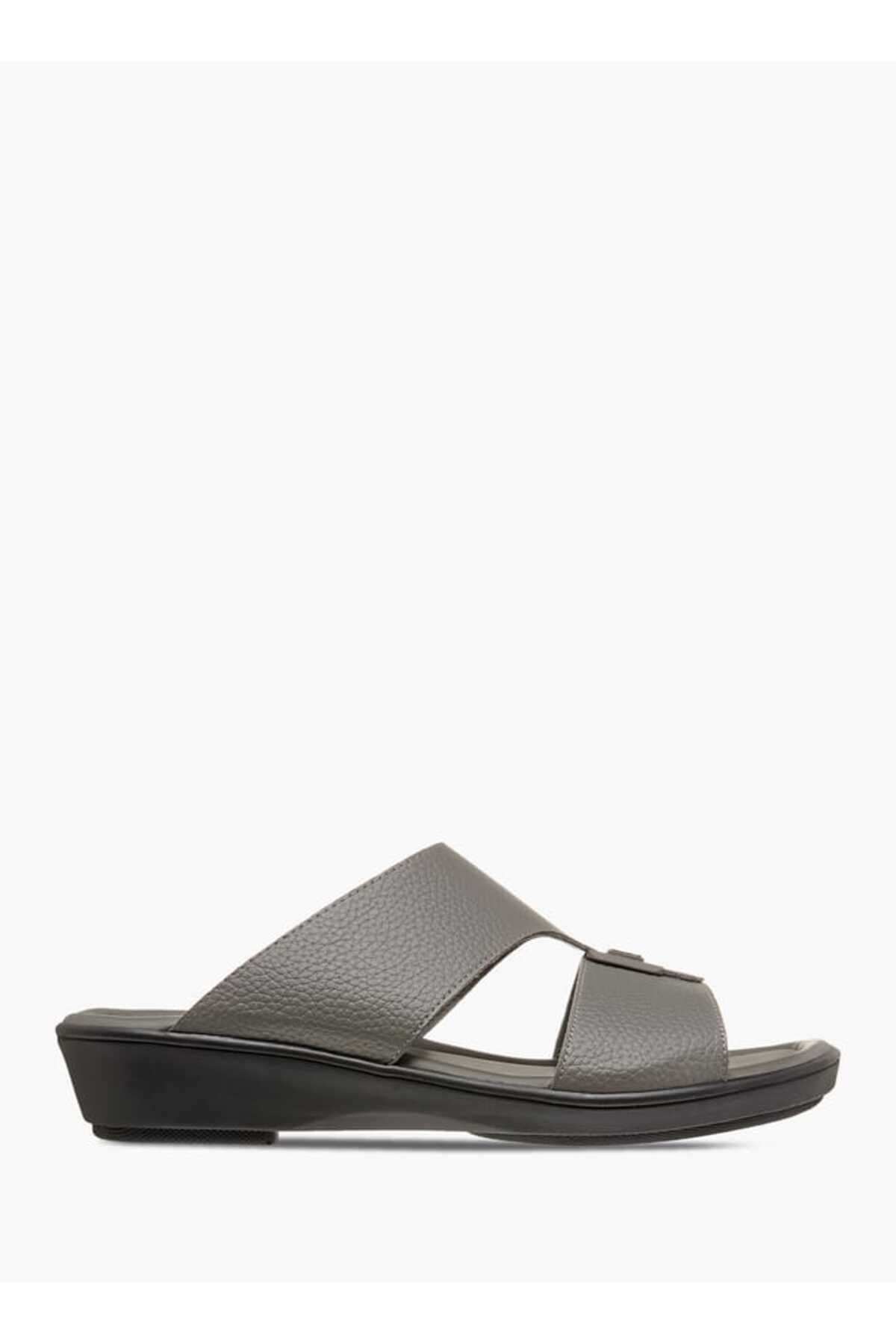LBL by Shoexpress-LBL by Shoexpress Textured Slip-On Arabic Sandals 2
