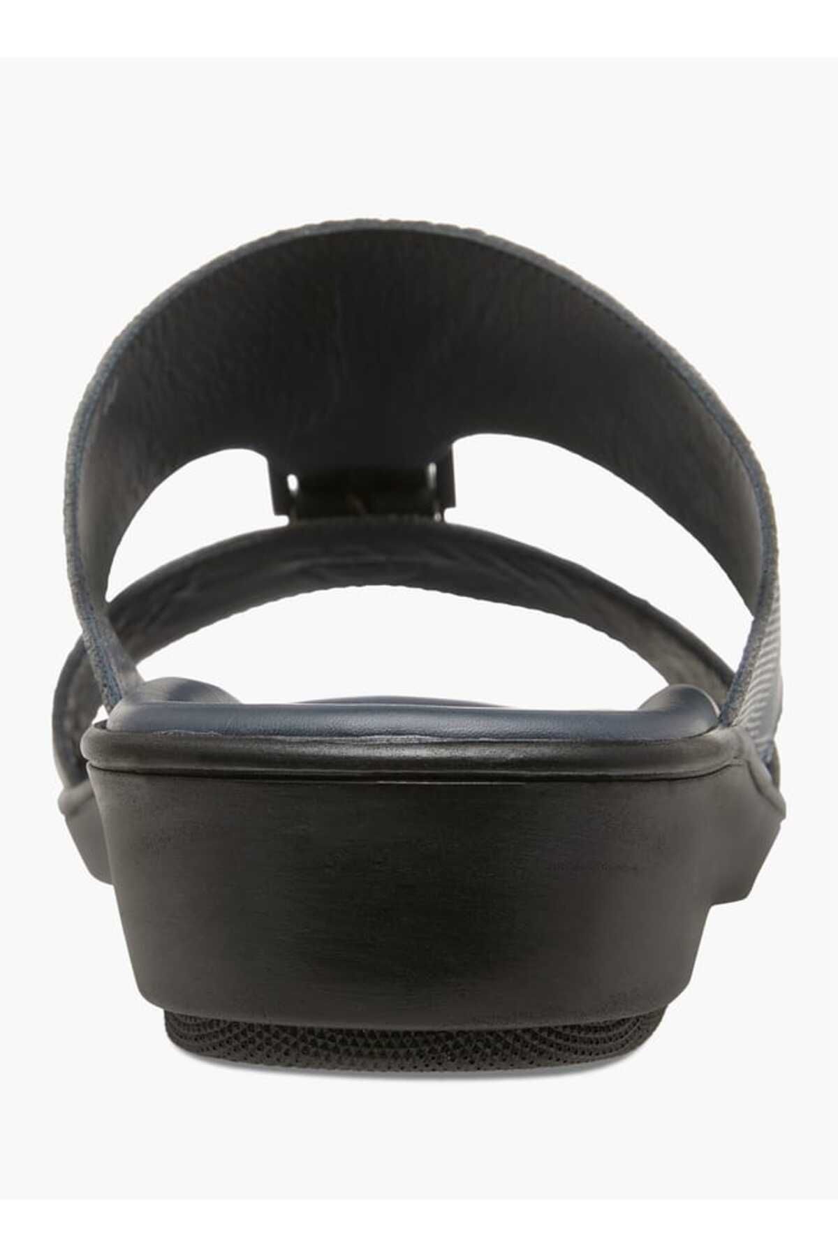 LBL by Shoexpress-LBL by Shoexpress Textured Slip-On Arabic Sandals with Buckle Detail 4