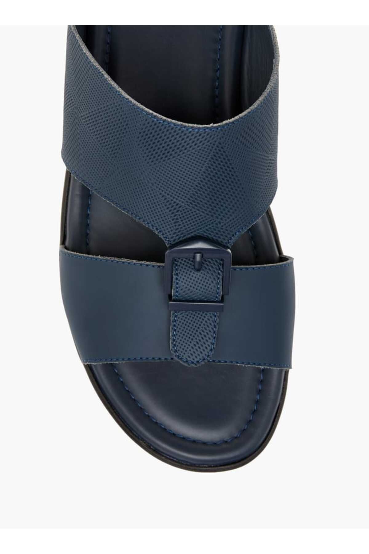 LBL by Shoexpress-LBL by Shoexpress Textured Slip-On Arabic Sandals with Buckle Detail 3