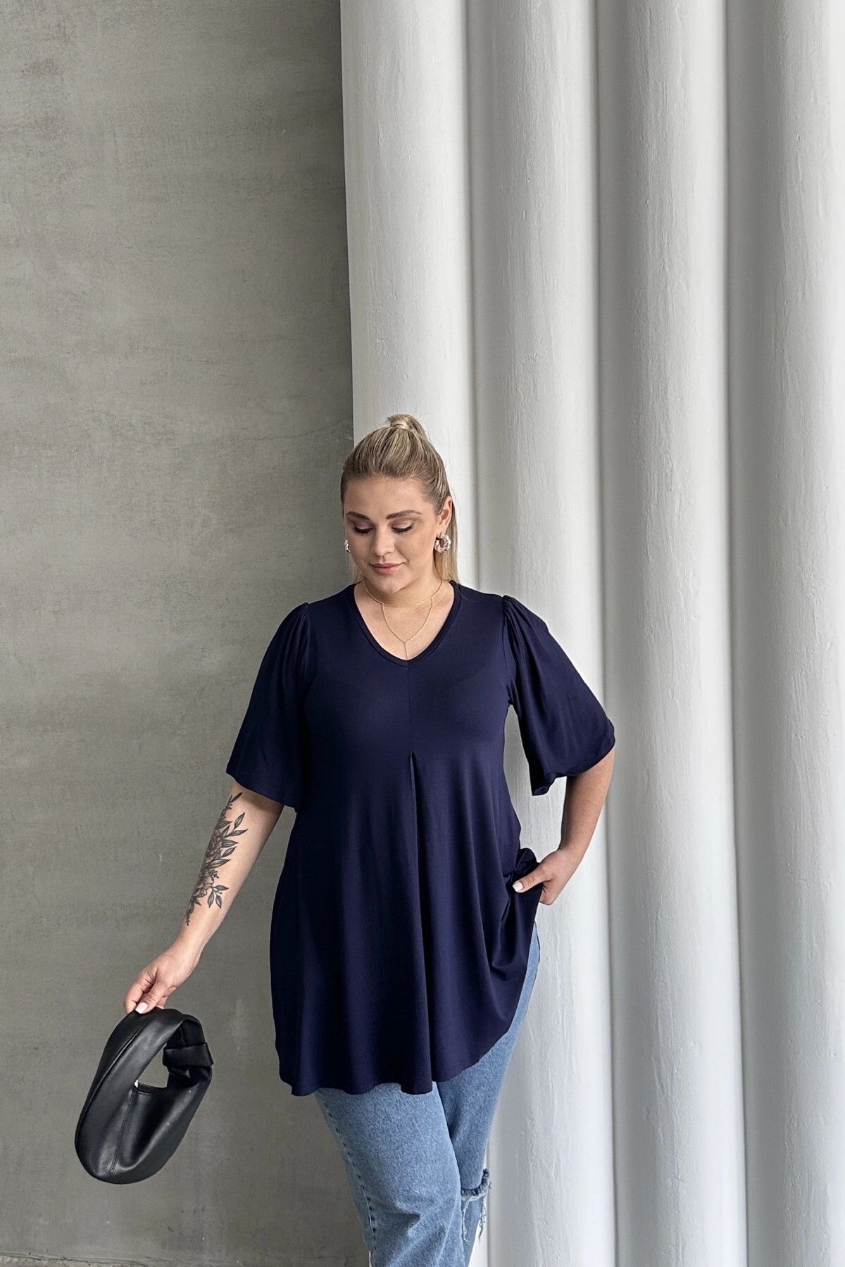 Stil Diva-Plus Size V-Neck Patternless Asymmetrical Cutout Lycra Blouse Mdl-6 2