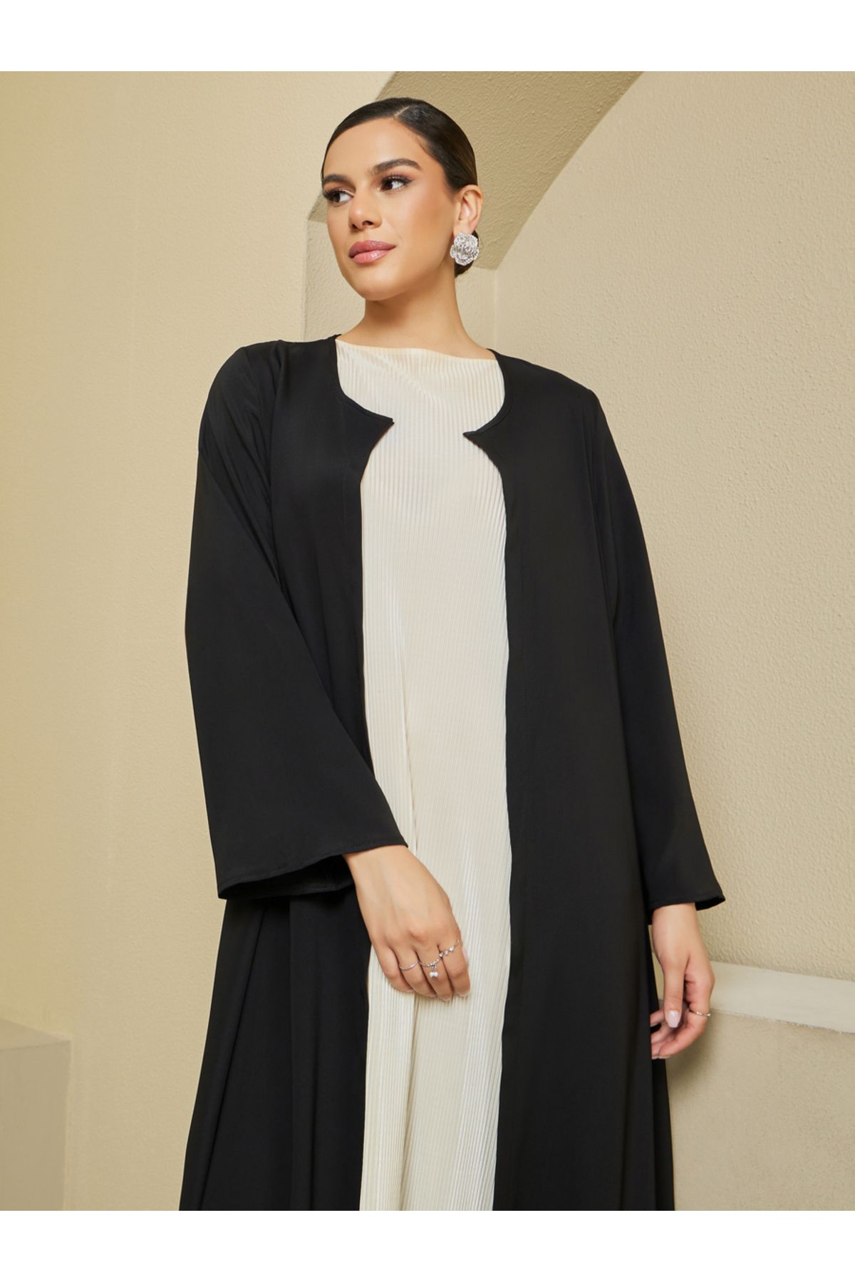 Styli-Regular Fit Front Open Crepe Abaya 4