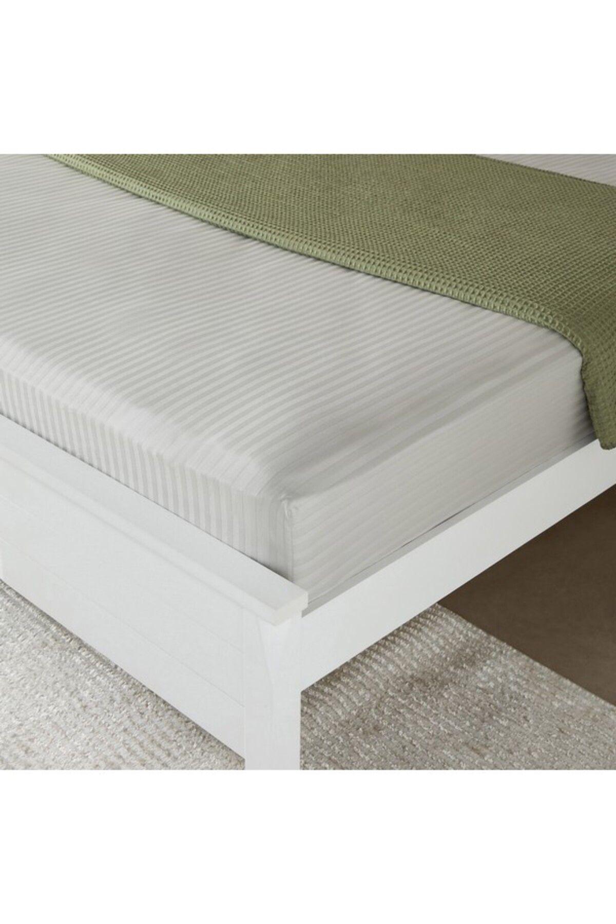 Home Box-Hamilton Striped Satin Cotton King Fitted Sheet 3