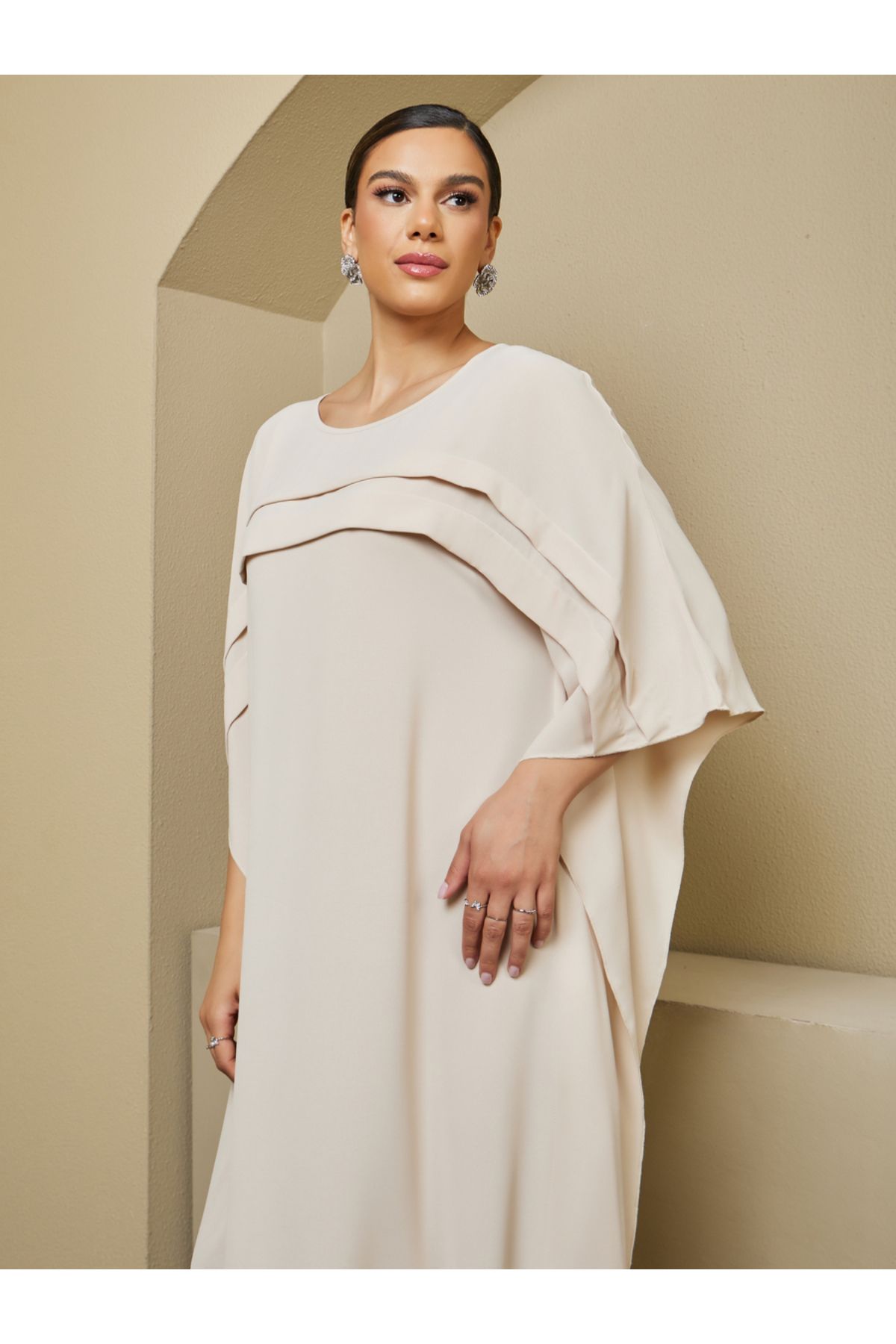 Styli-Textured Front Pleated Detail Flared Kaftan with 3/4 Sleeves 3