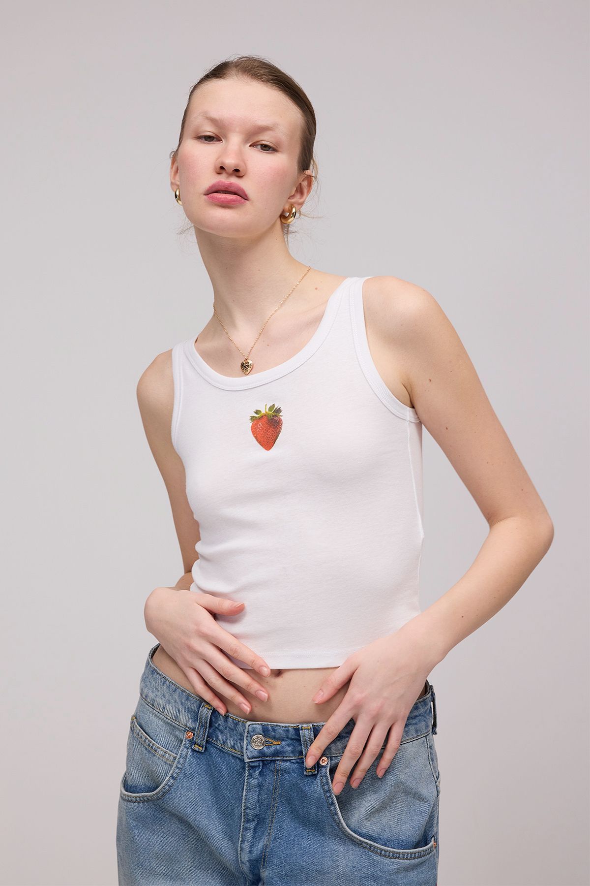 Addax-Strawberry Printed U-Neck Undershirt - A1592 4