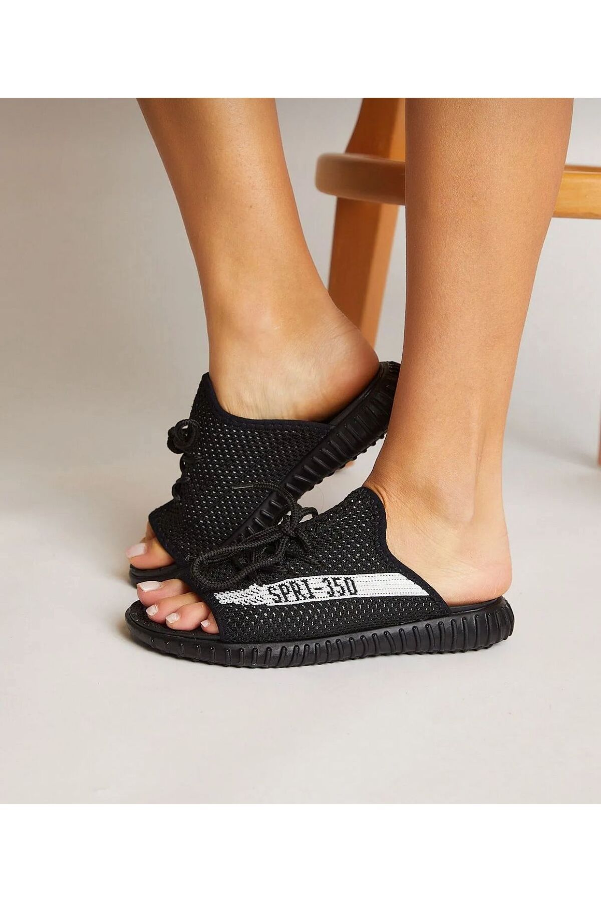 KANTEX-Unisex Black and White Slippers 4