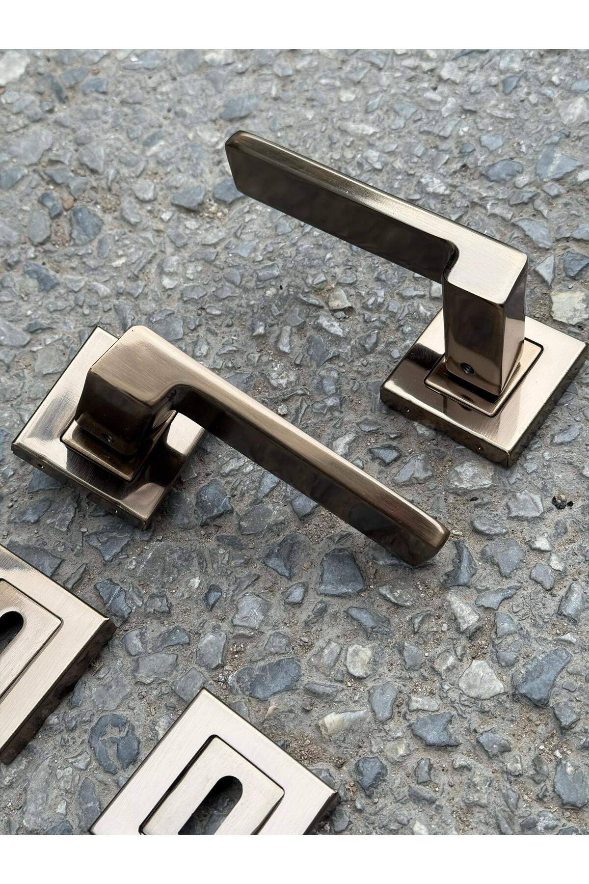 ARON SOFUOĞLU LÜX (ANTİK BRONZ) PRİZMA ANKA KARE ROZETLİ (ODA) KAPI KOLU ALÜMİNYUM / ÇELİK