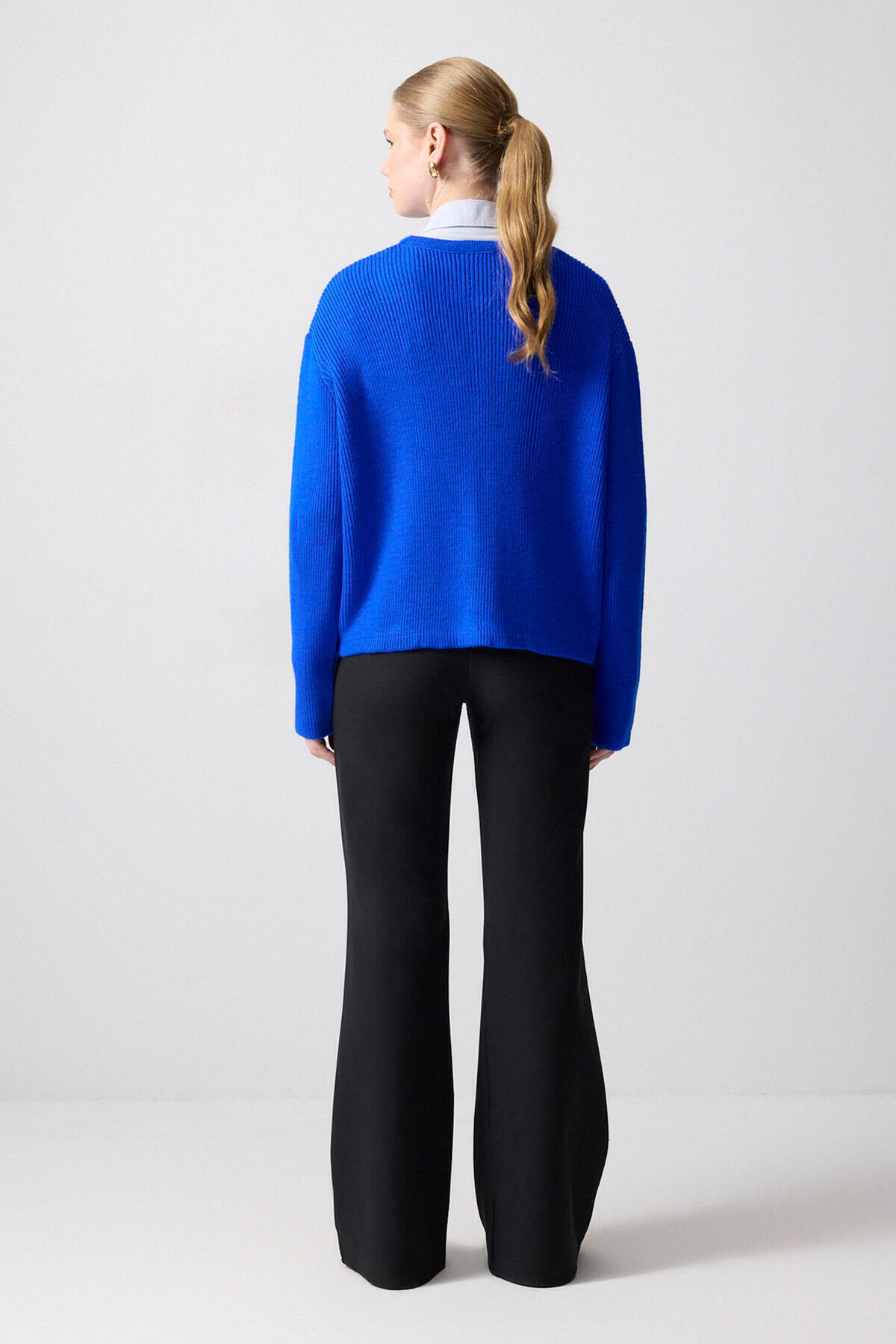 Touché Privé-Gold Button Short Cardigan 4