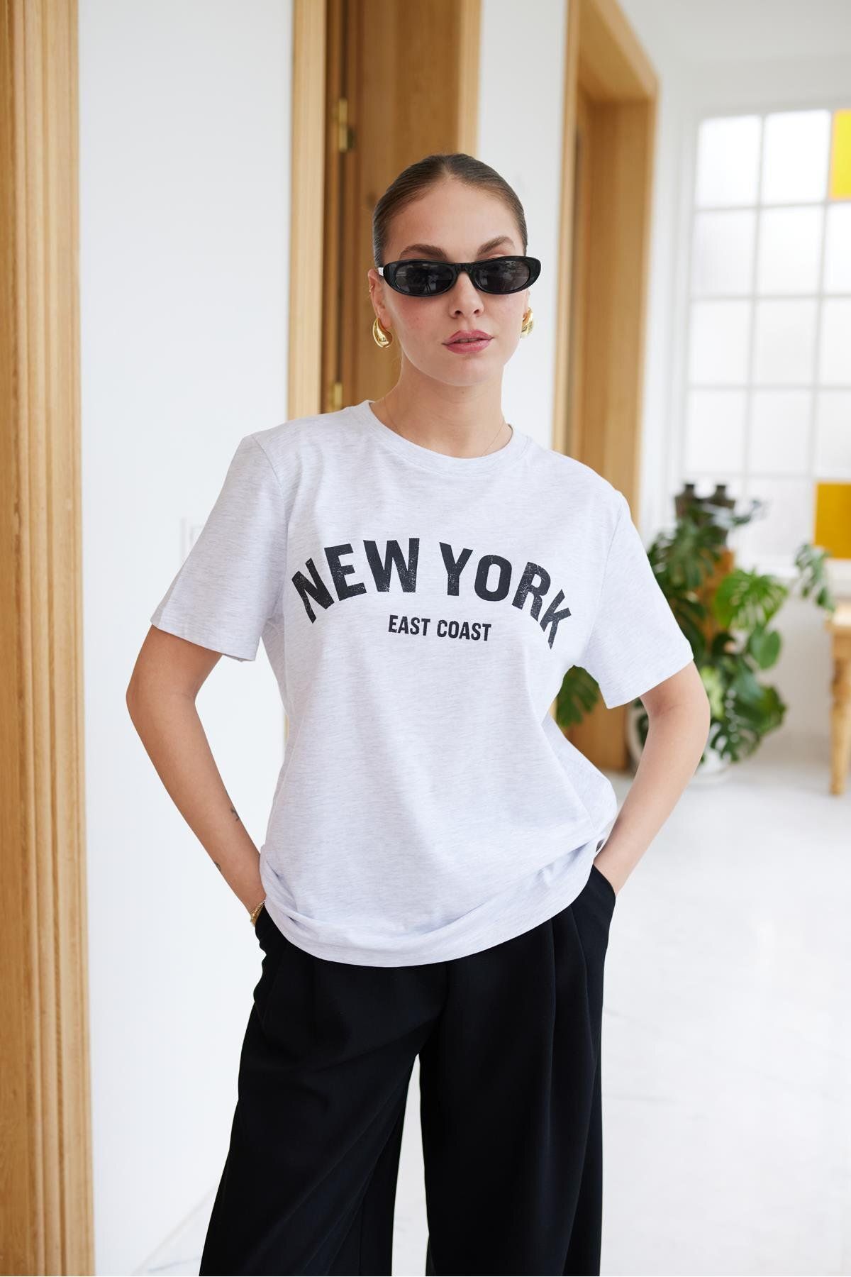 Askı Nişantaşı-Light Gray New York Text Printed T-Shirt 2