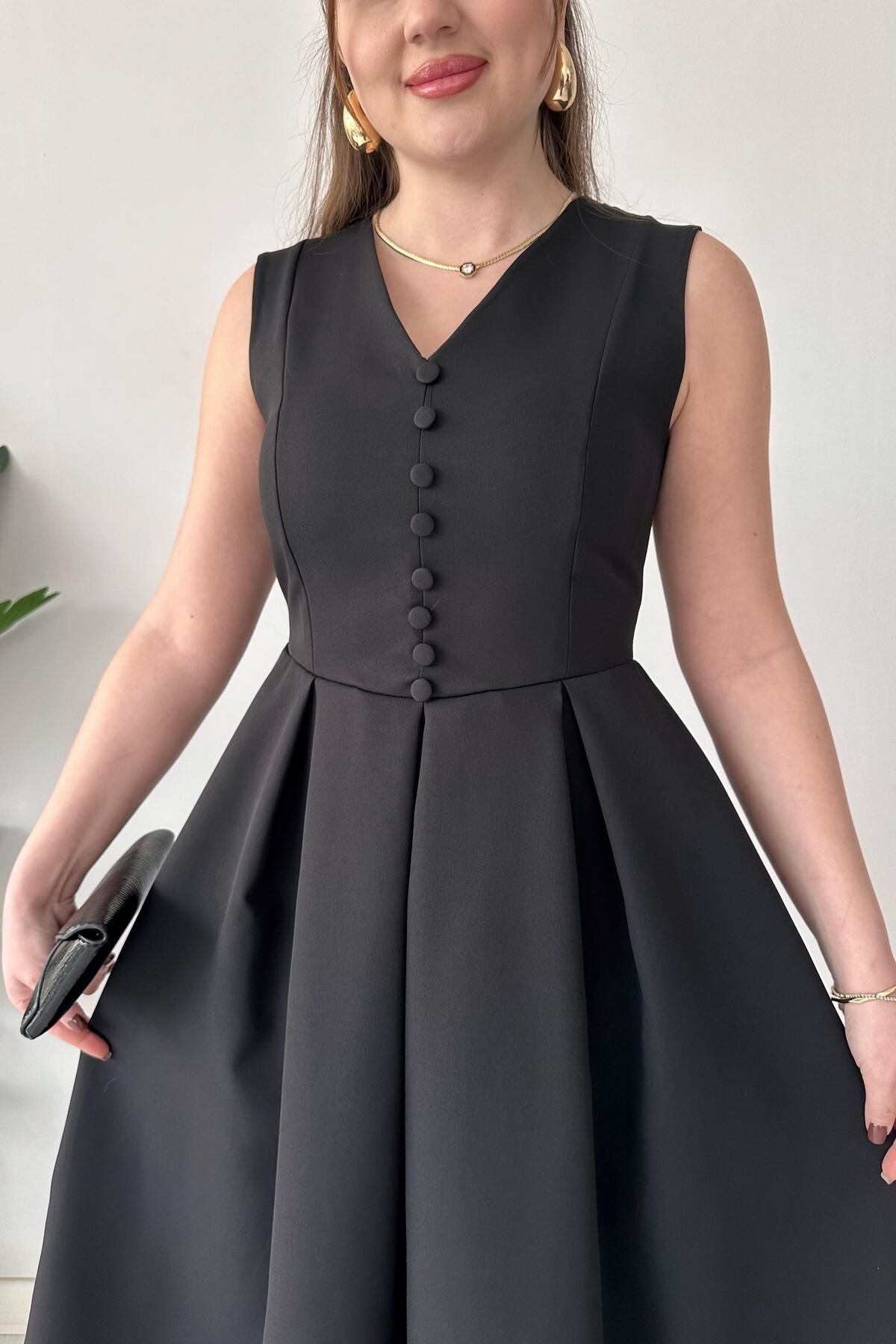 MaziButik-Black Pleated Dress 3