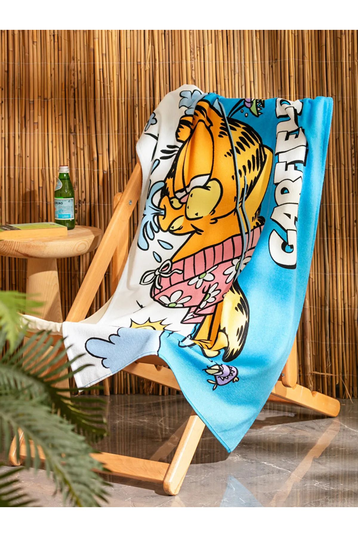 LC Waikiki-Lcw Accessories Mixed Garfield Printed Beach Towel 1