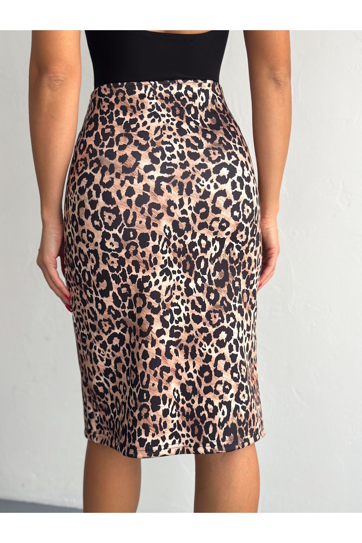 YUSUF CAN KARATAŞ KARATAŞ GİYİM-Leopard Print - Γυναικεία Pencil Φούστα με Λαστιχένια Μέση και Χρώμα Σκίσιμο 65 cm 6