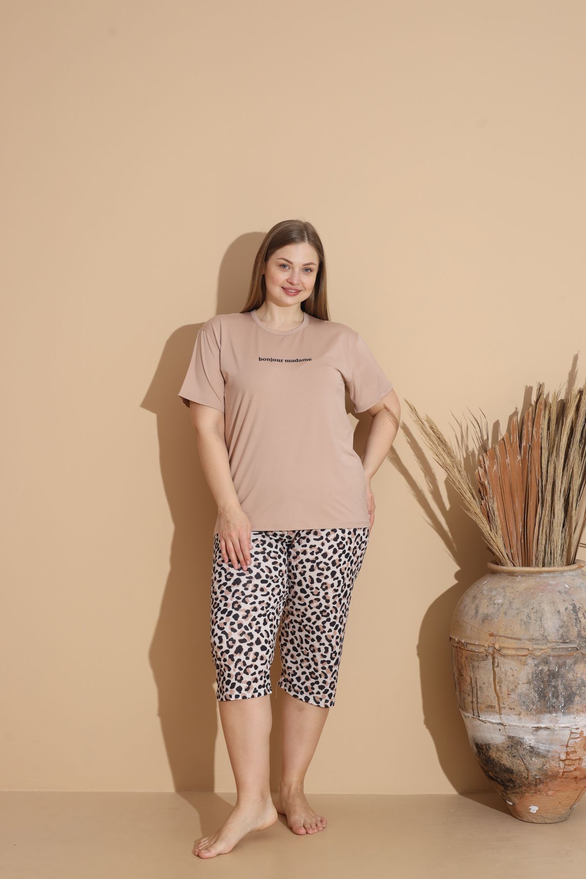 SEBOTEKS-Soft Textured Milan Fabric Short Sleeve Capri Plus Size Women's Pajamas Set 20200 1