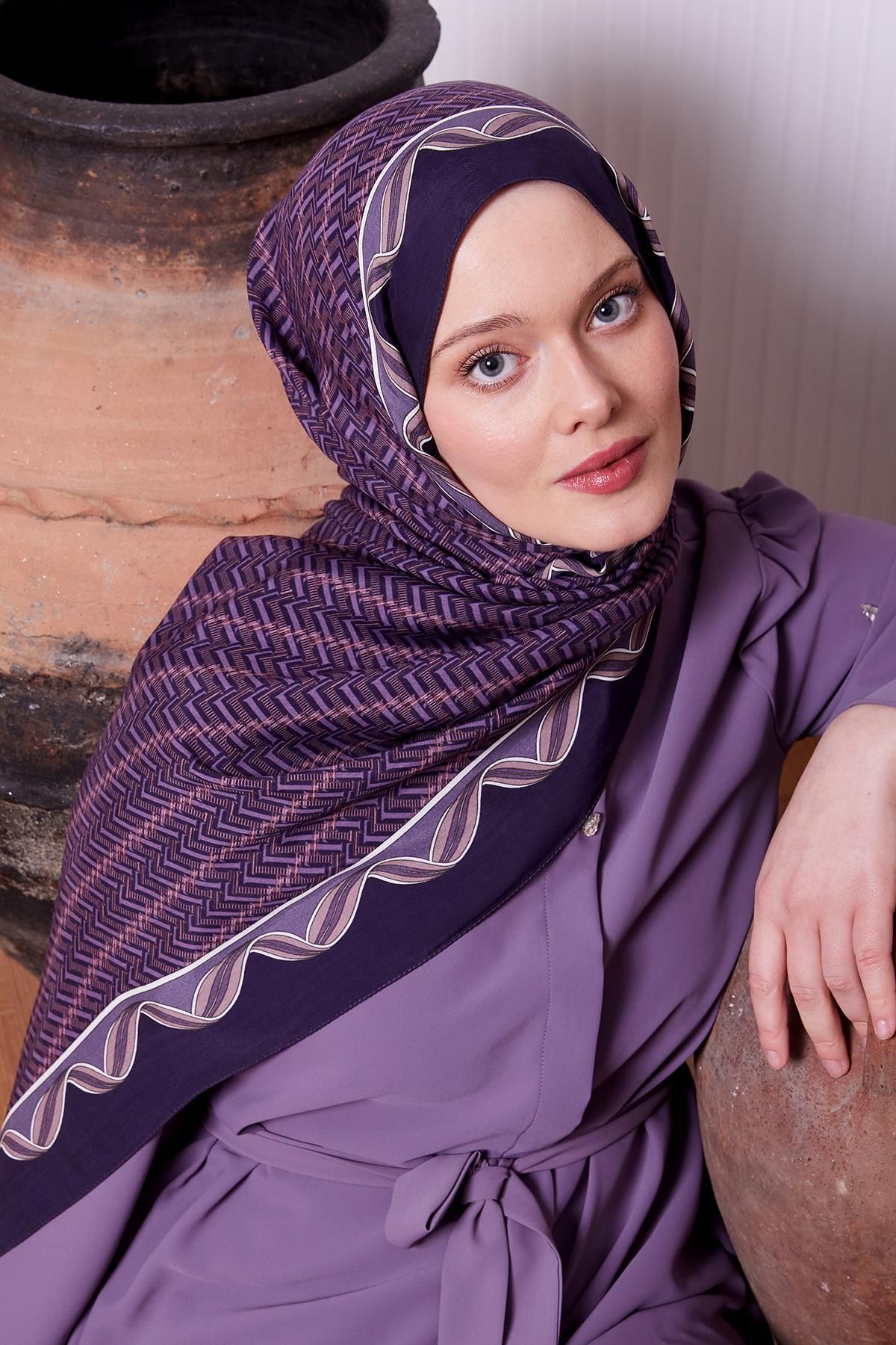 Levidor-Lilac Maze Pattern Royal Shawl 3