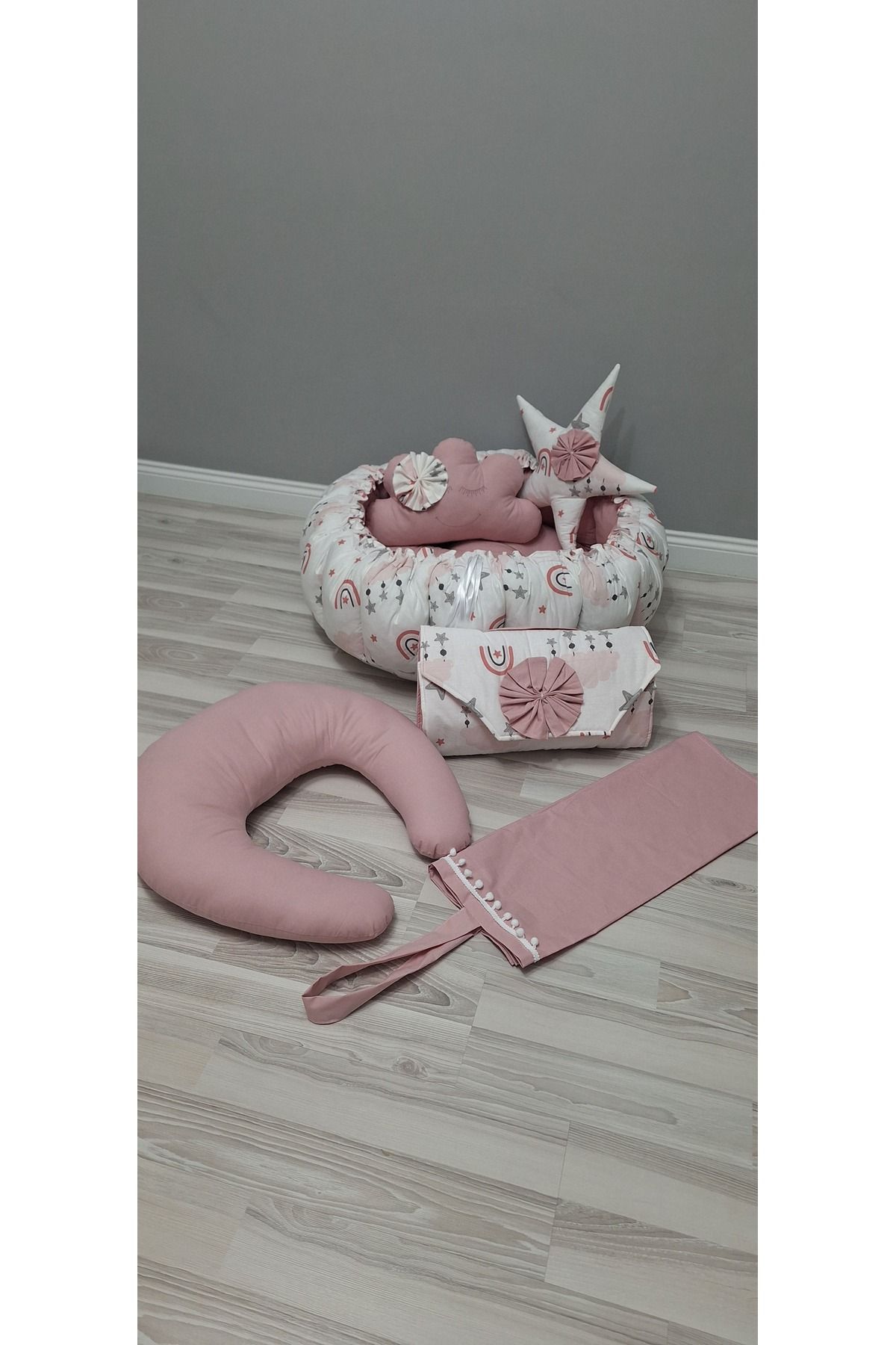 Babynest Mini Set, Yuvarlak Babynest,  Emzirme Yastığı ve Önlüğü,  Alt Açma Minderi ve Yastığı