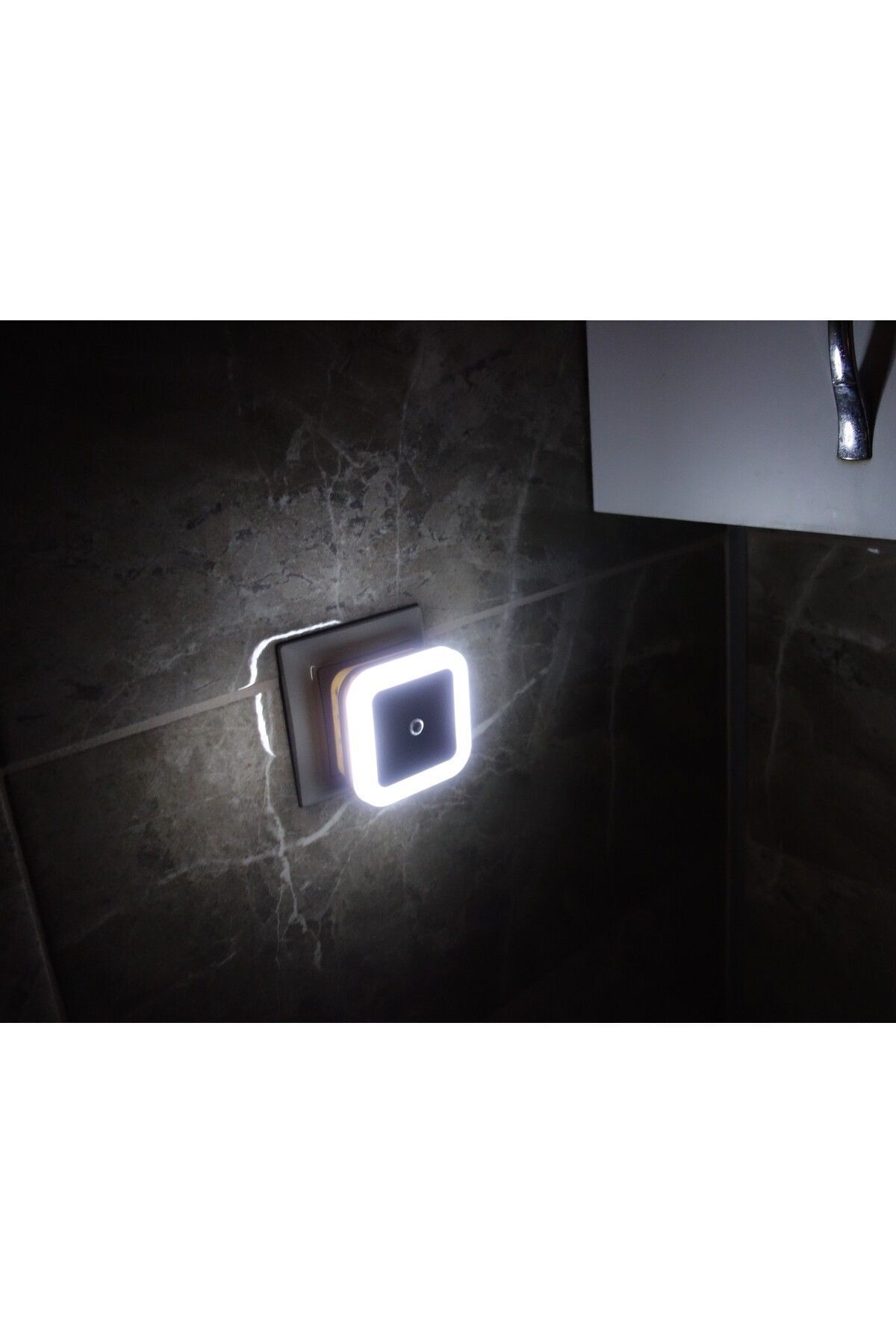 Fotsel Fişli Gece Lambası Led Mavi Pembe Amber Işık Ct-9500 Karışık Renkli Beyaz Hariç.