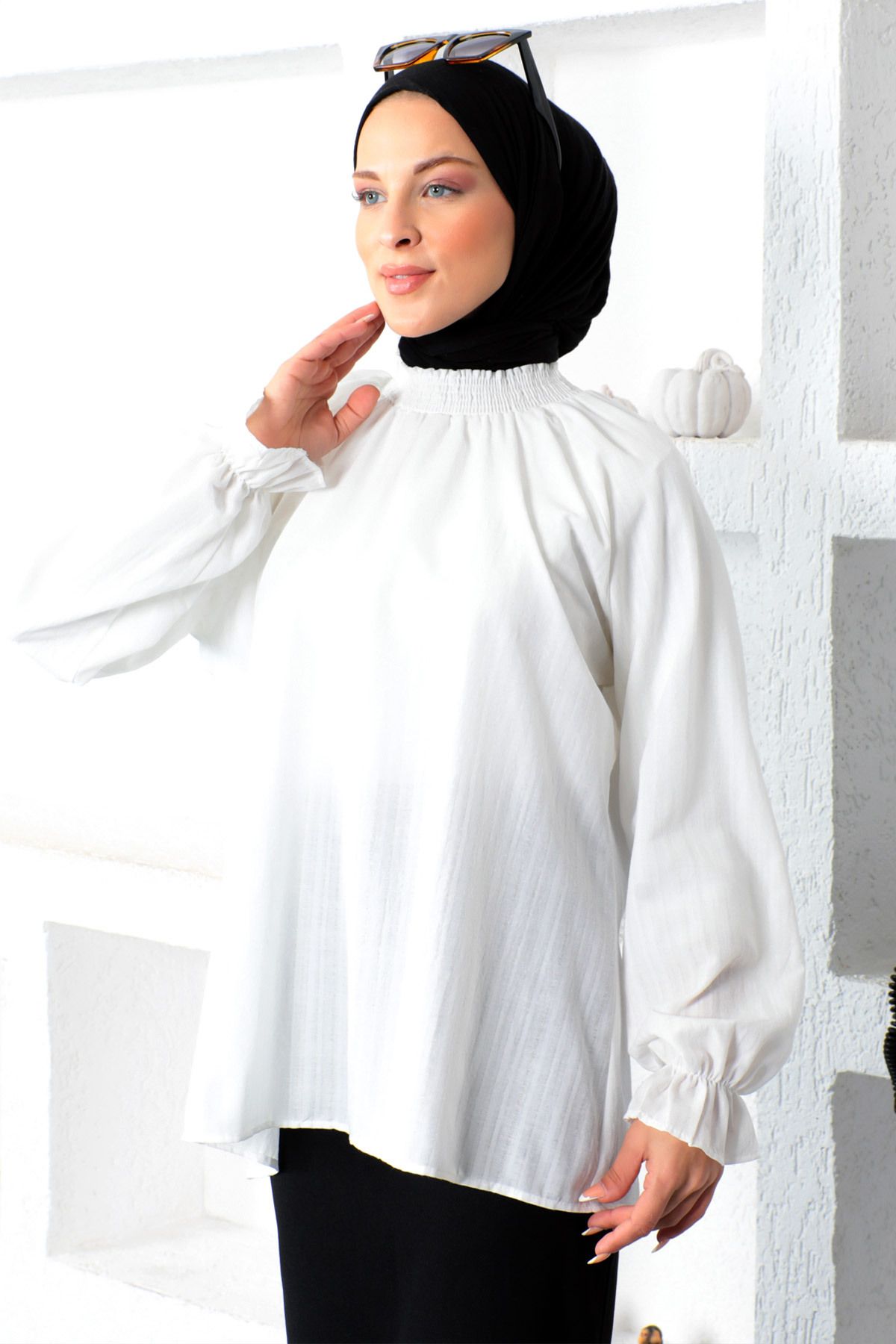 Tesettür Dünyası-Bluse mit elastischem Ausschnitt Tsd221205 Ecru 3