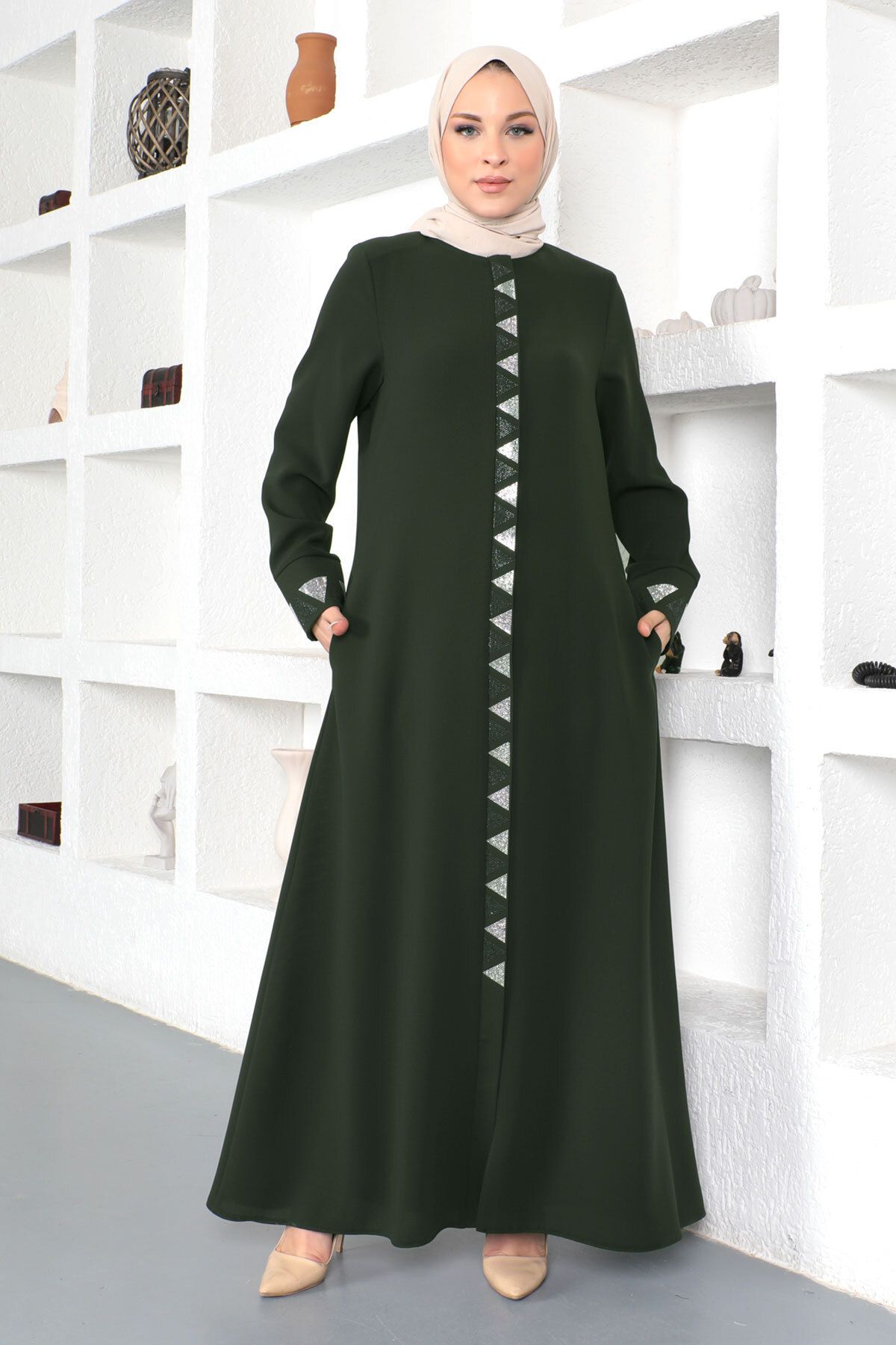 Tesettür Dünyası-Dreieckiges, mit Pailletten besticktes Hijab Ferace Tsd230331 Khaki 4