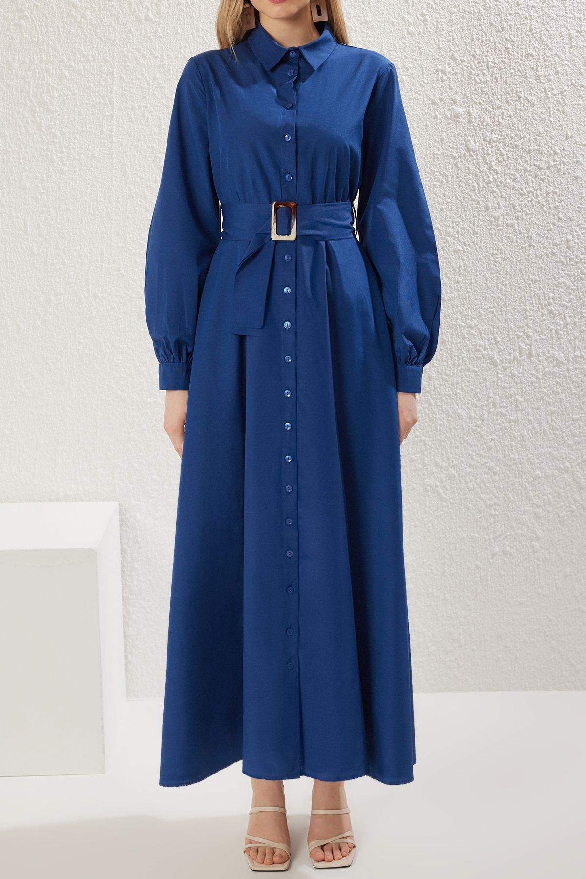 Trendyol Modest-Saks gewölbtes gewebtes Hemdkleid TCTSS25EB00064 3