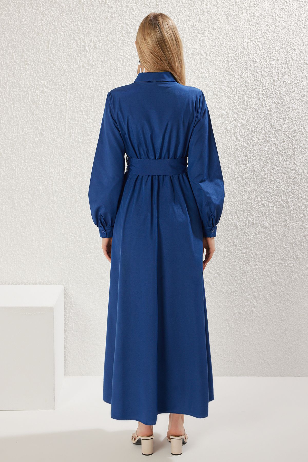 Trendyol Modest-Saks gewölbtes gewebtes Hemdkleid TCTSS25EB00064 5