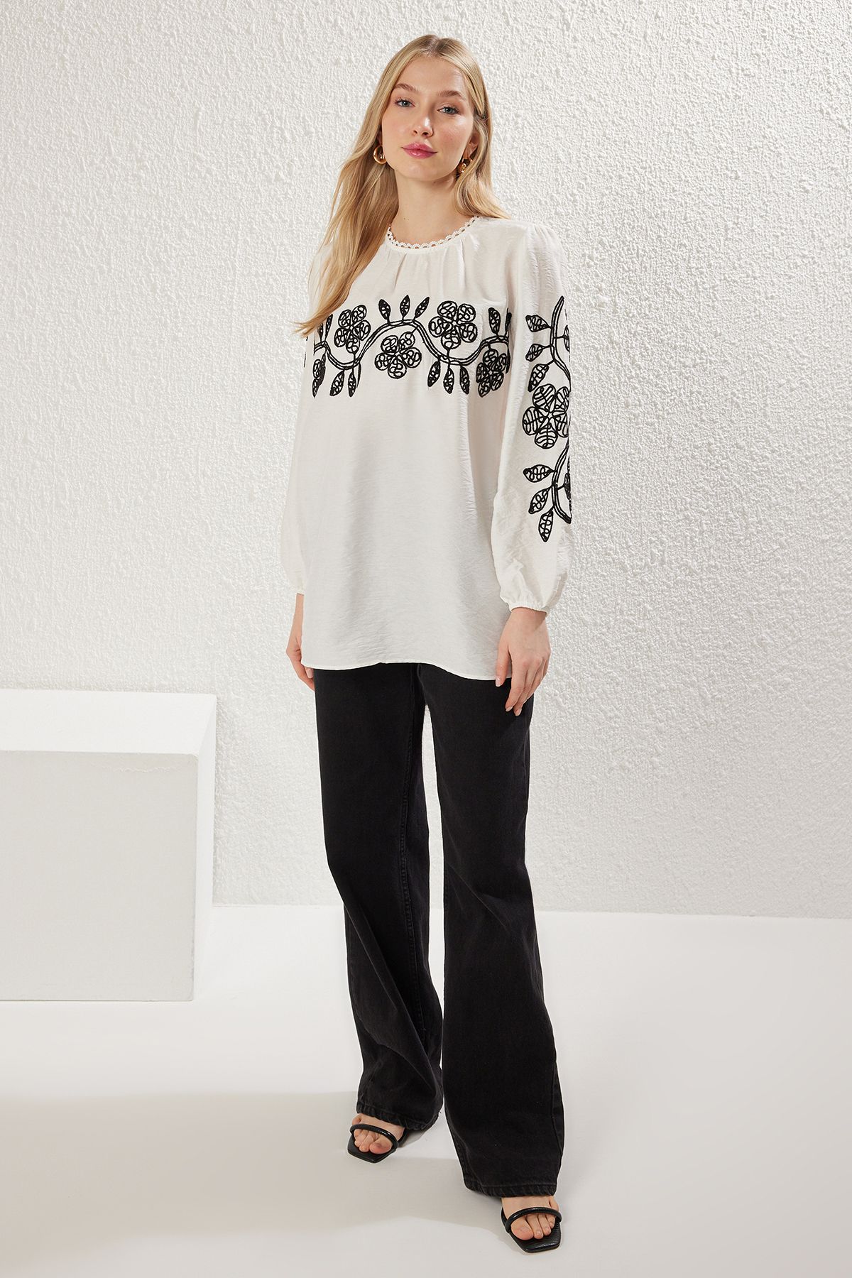 complete the look image