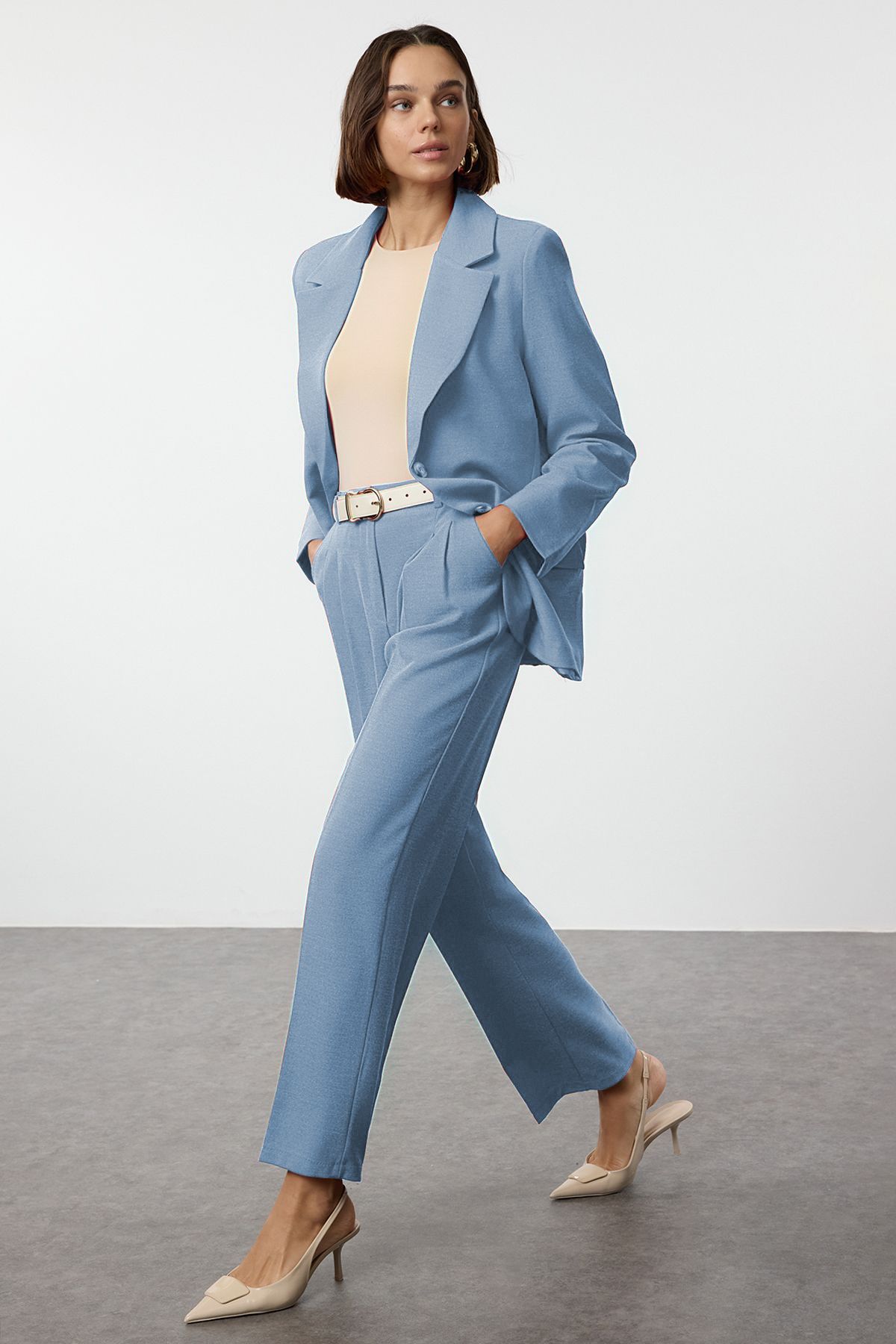 complete the look image